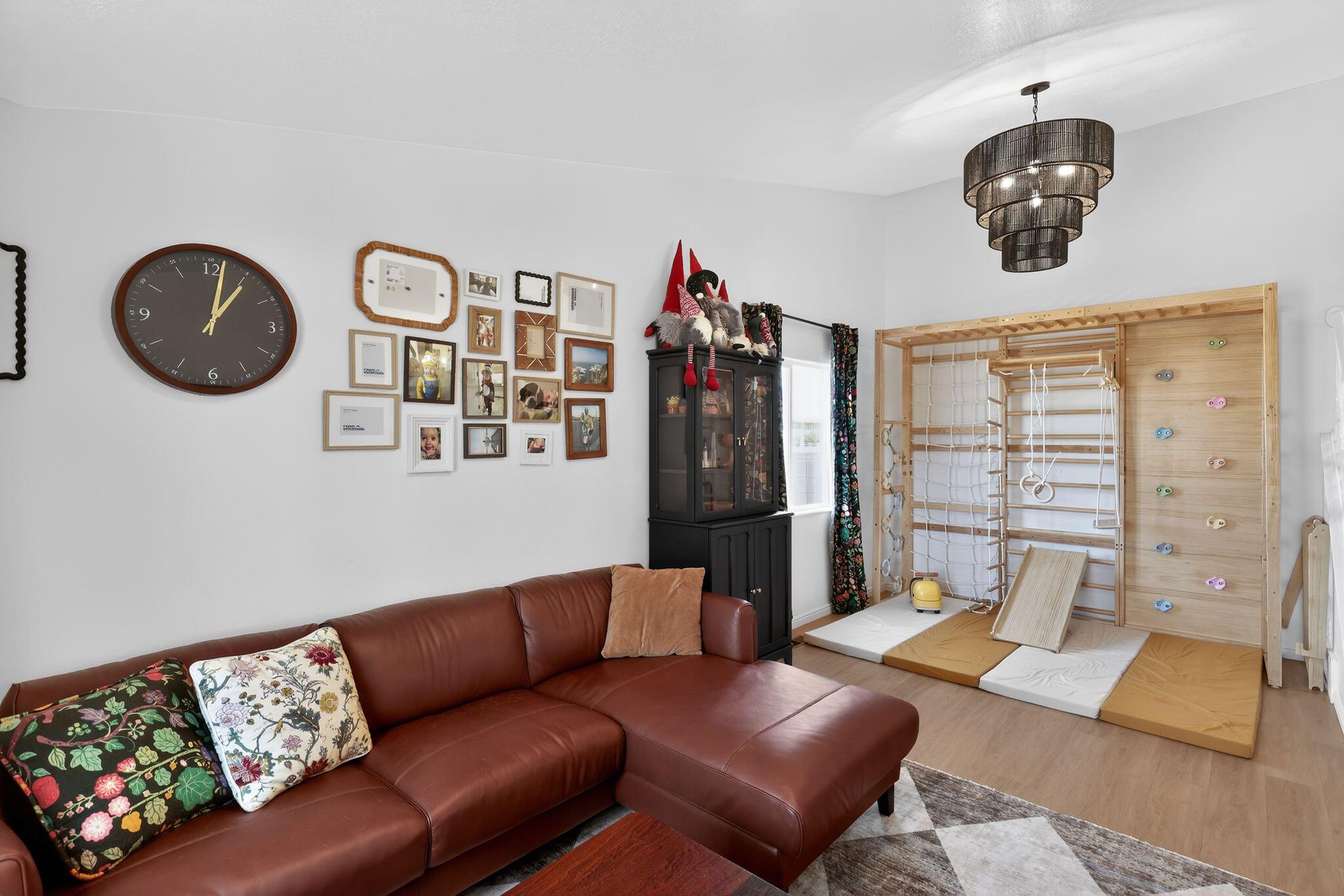 CANTERWOOD ESTATES - Residential