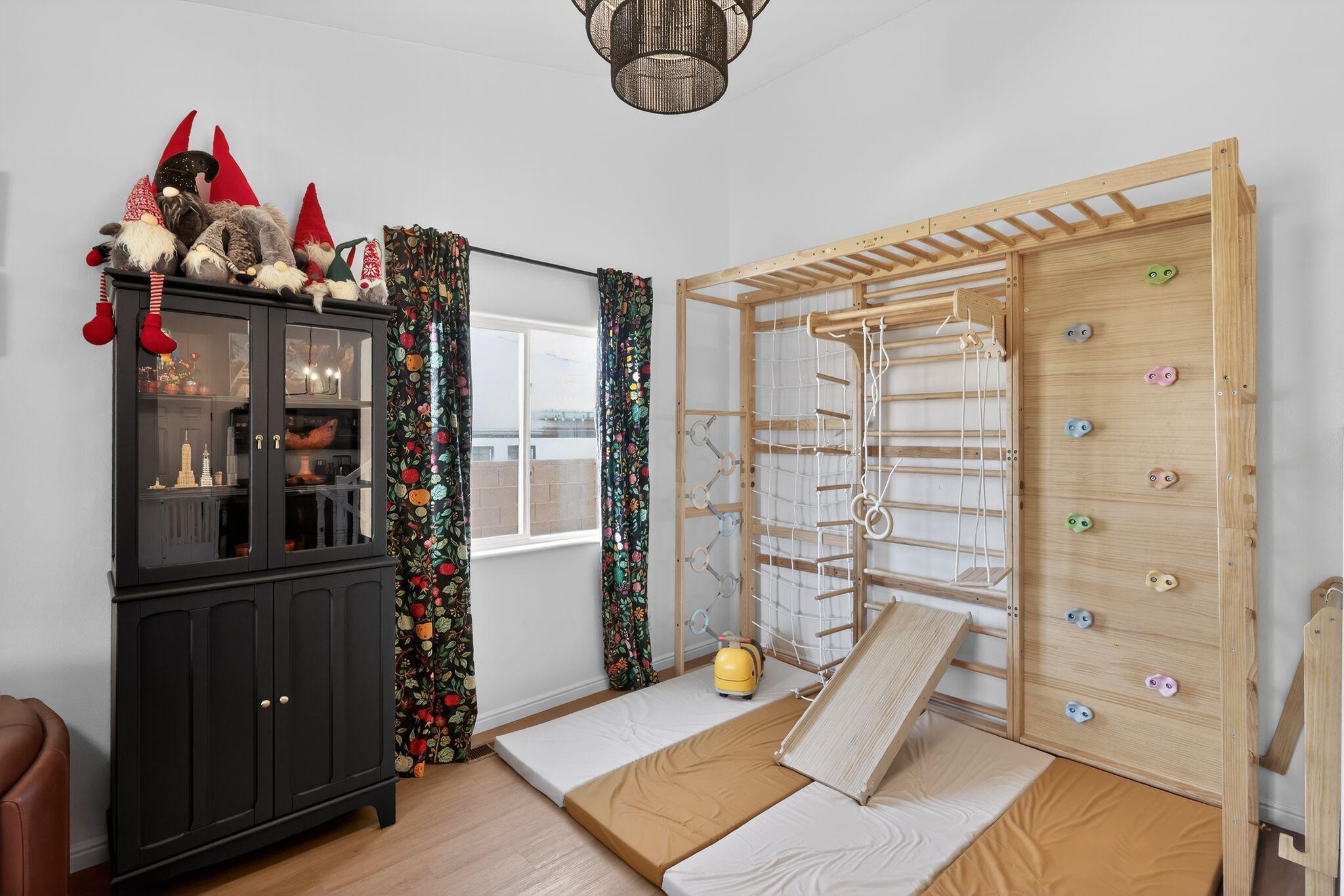 CANTERWOOD ESTATES - Residential