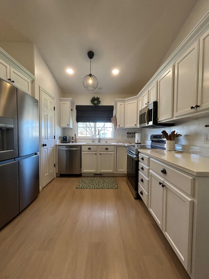 CANTERWOOD ESTATES - Residential