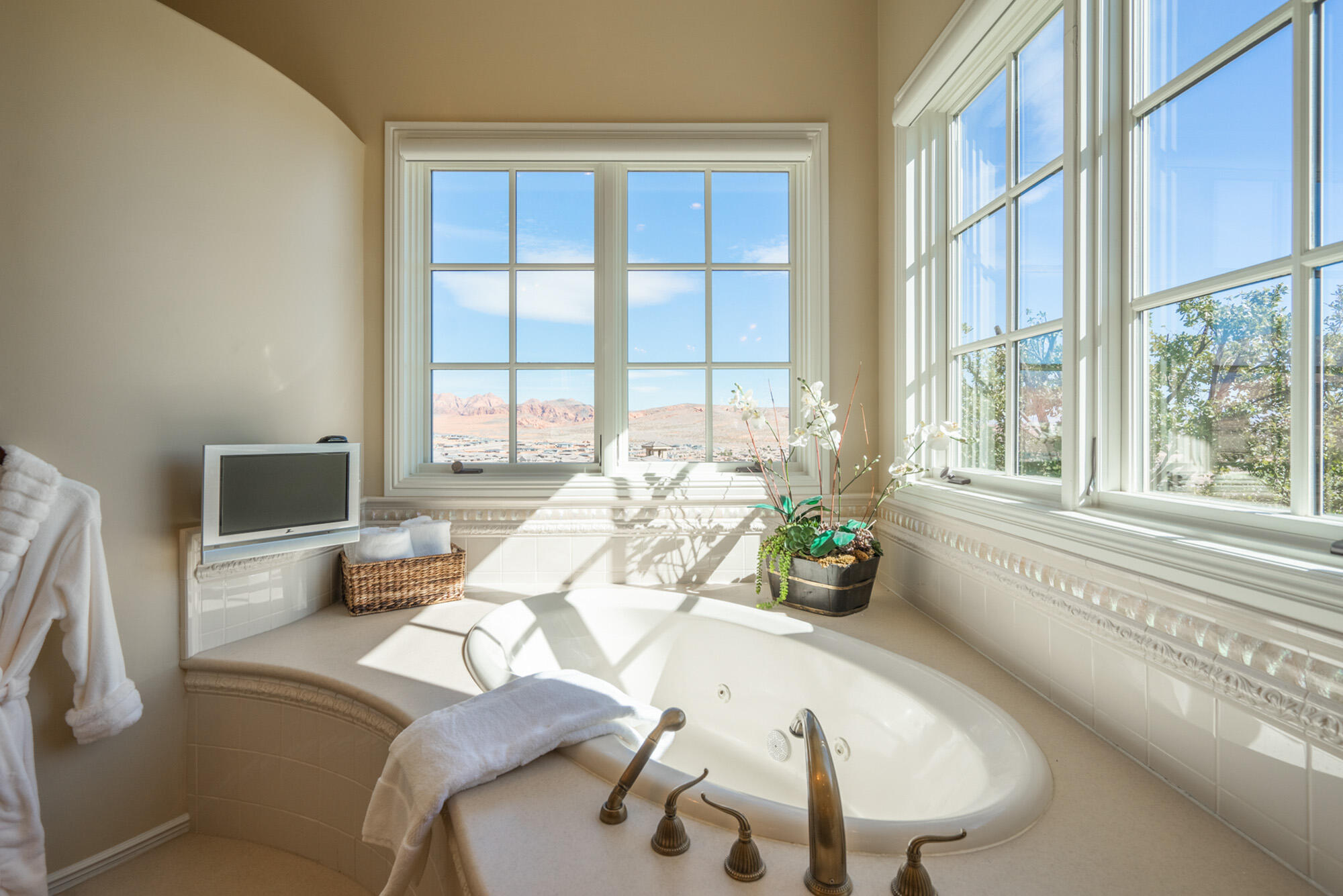 NORTHBRIDGE ESTATES - Residential