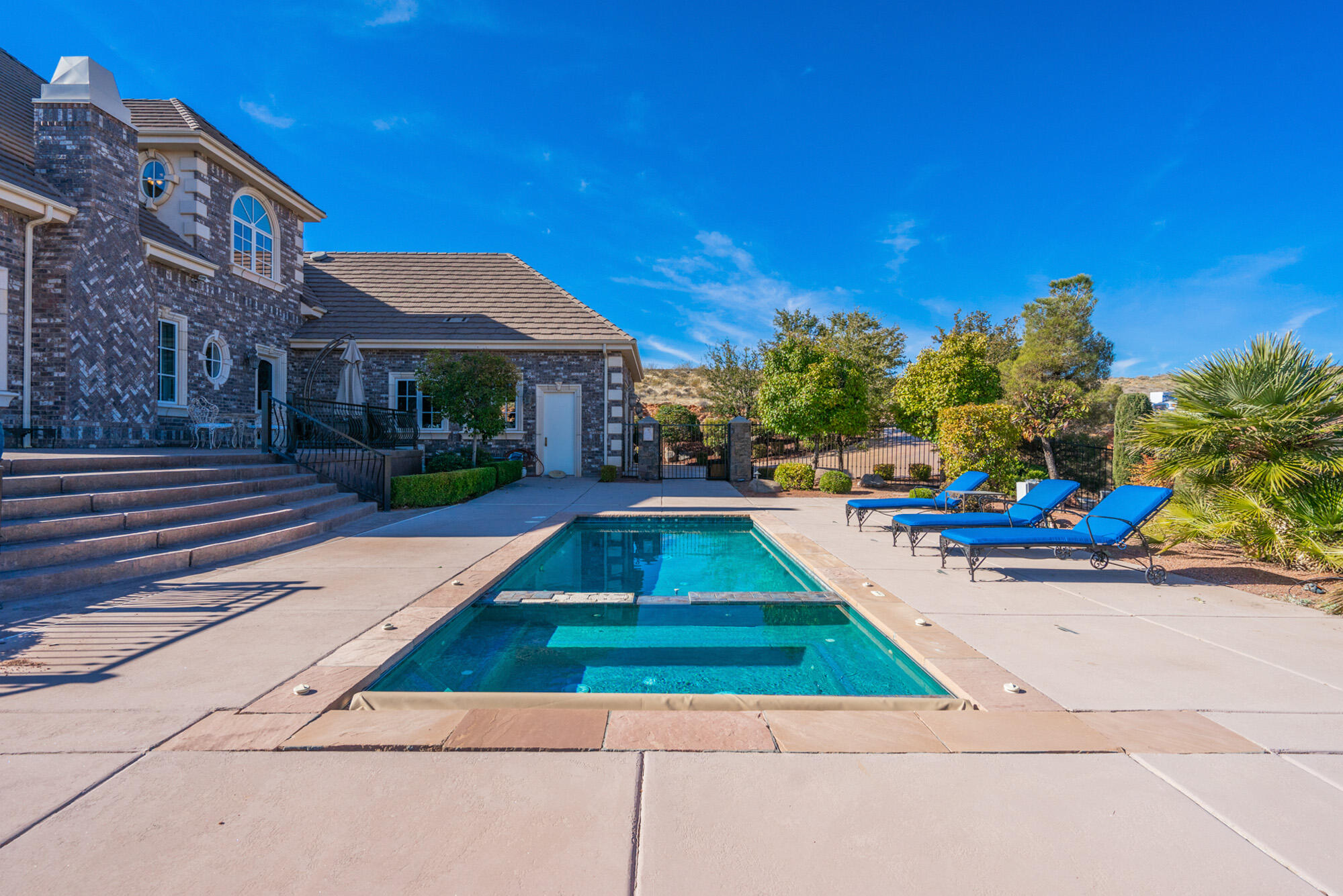 NORTHBRIDGE ESTATES - Residential