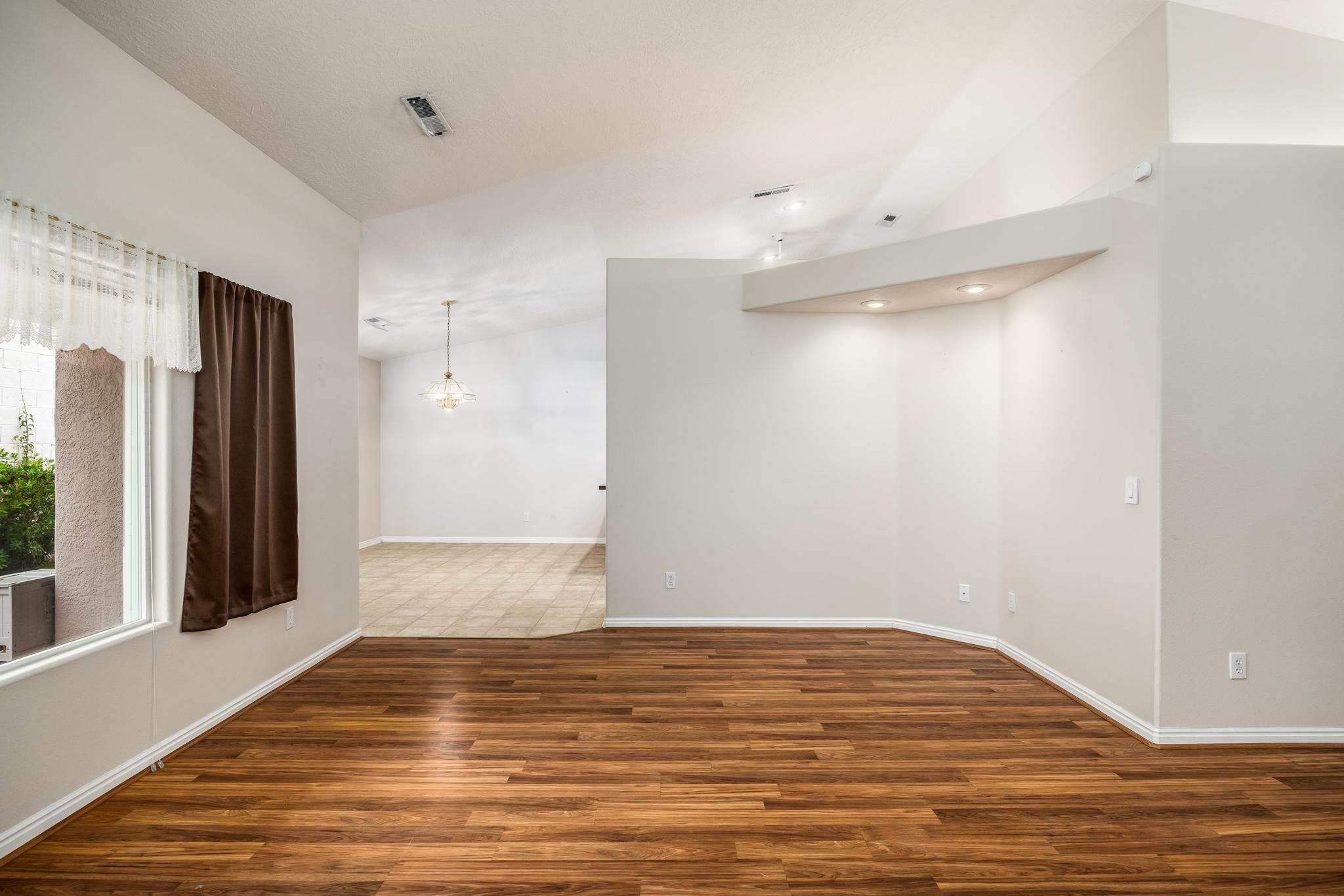 SILVERCREEK TOWNHOMES - Residential