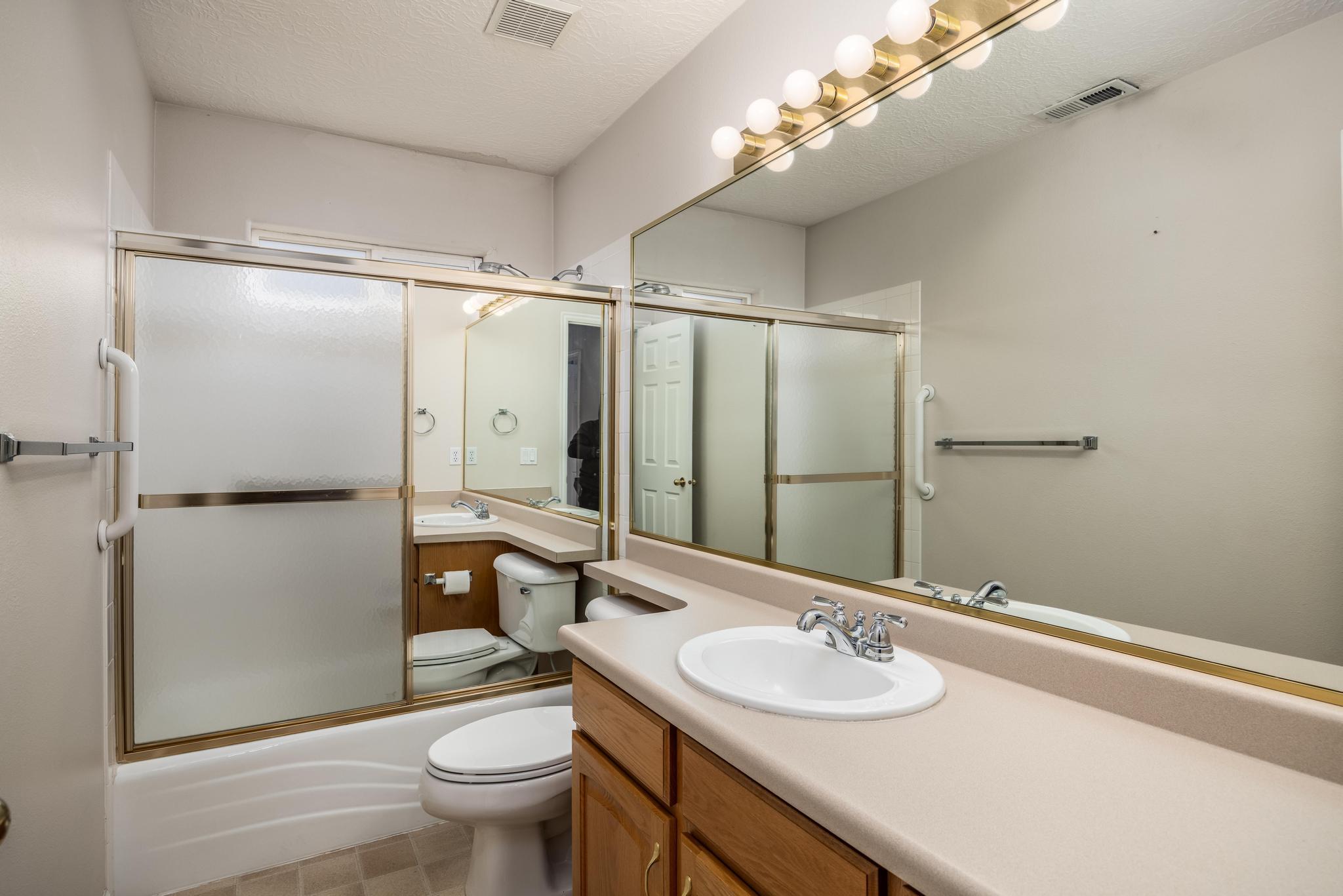 SILVERCREEK TOWNHOMES - Residential