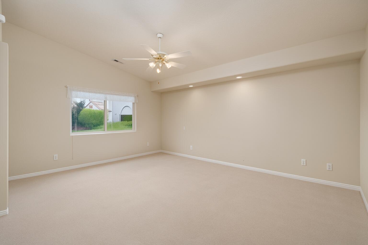 SILVERCREEK TOWNHOMES - Residential