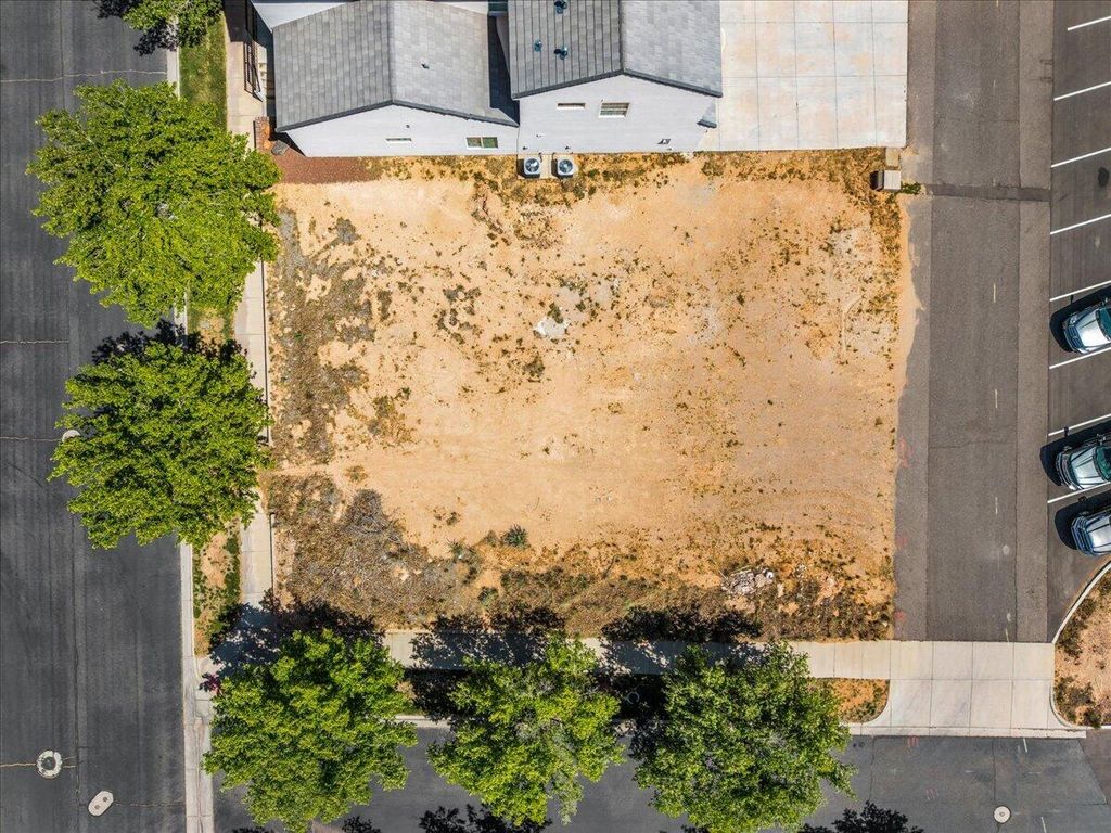 Photo of Regent Park RD S, Hurricane, UT 84737 (MLS # 26-271462)