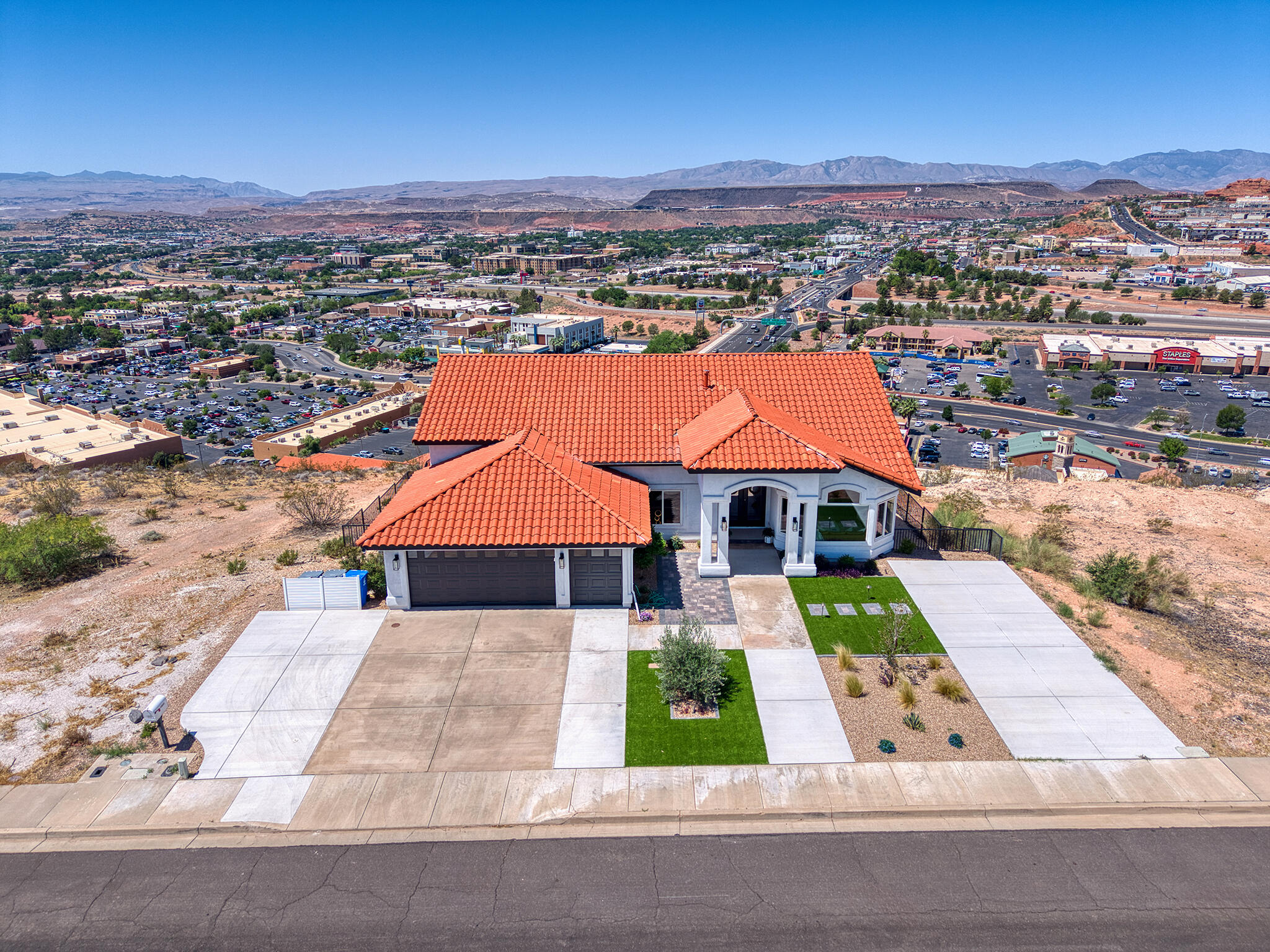 EAST RIDGE - Residential