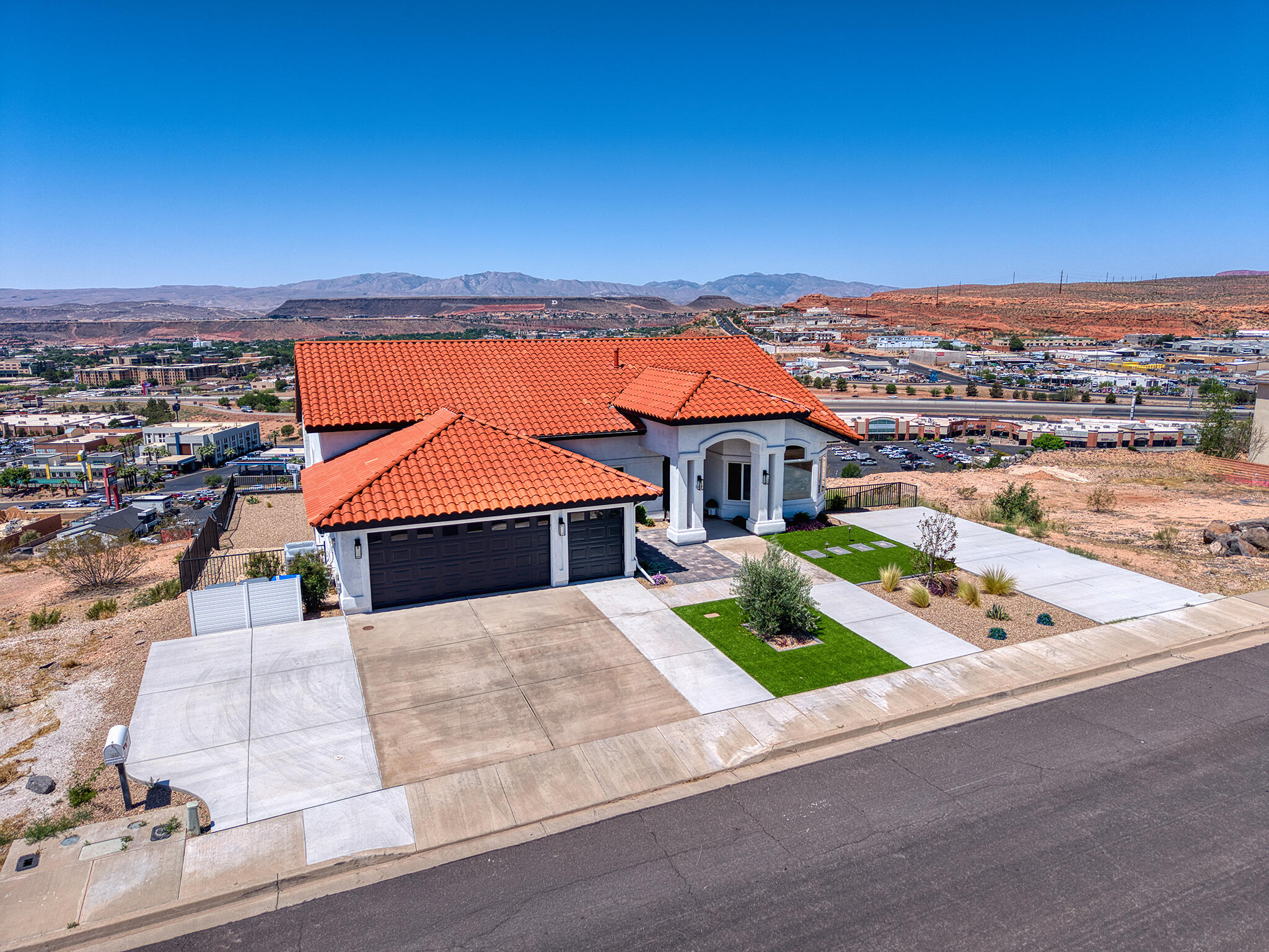 EAST RIDGE - Residential