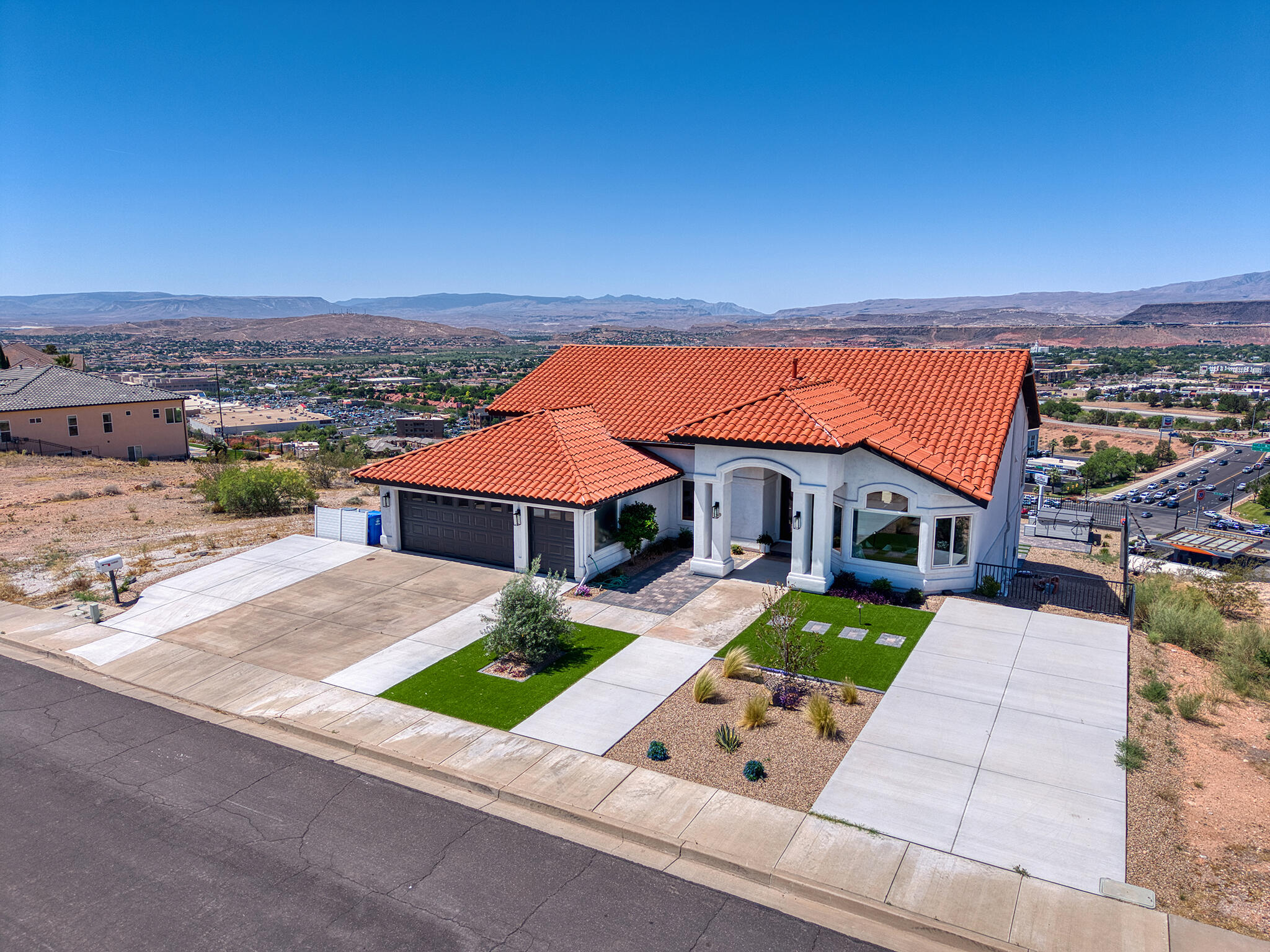 EAST RIDGE - Residential
