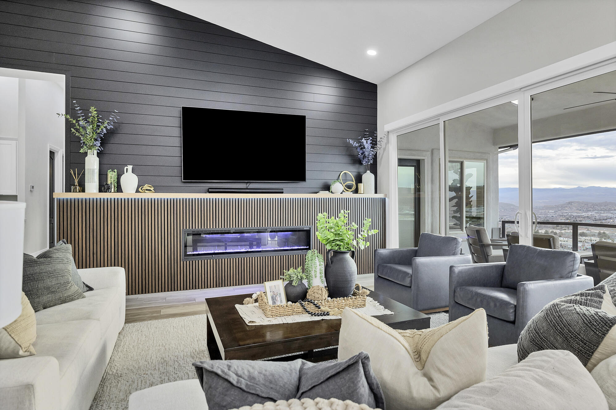 EAST RIDGE - Residential