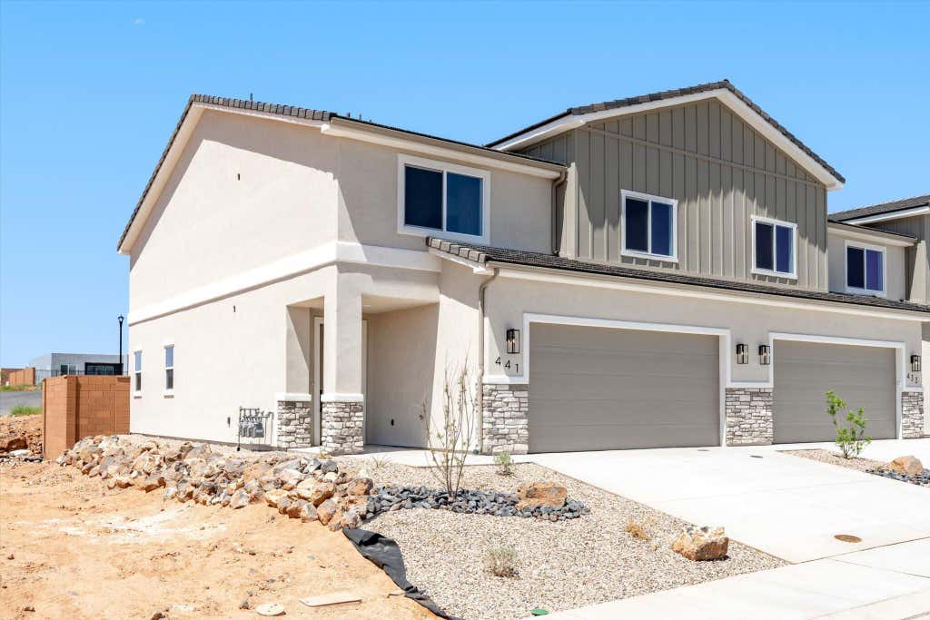 Photo of 441 N 530 W, Hurricane, UT 84737 (MLS # 26-275419)