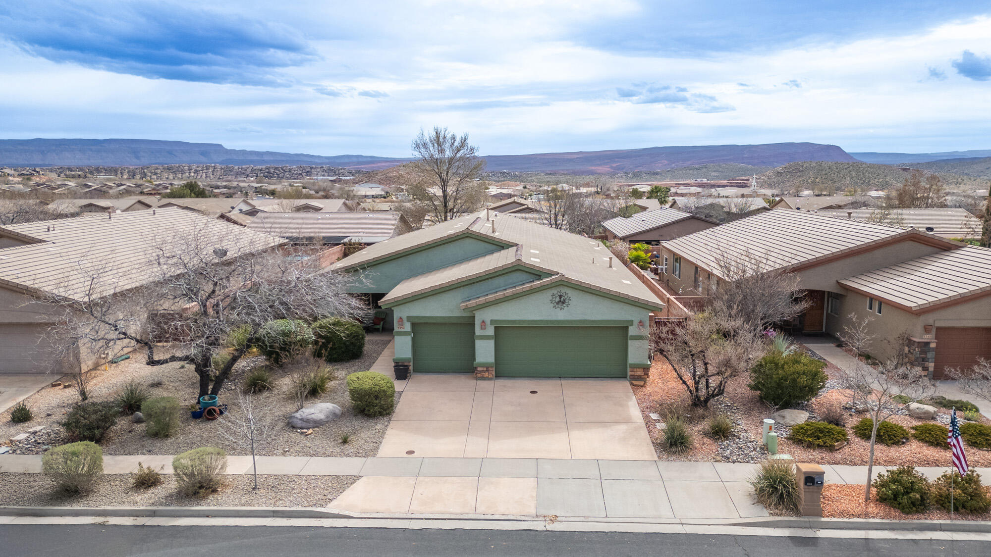 CORAL CANYON - Residential
