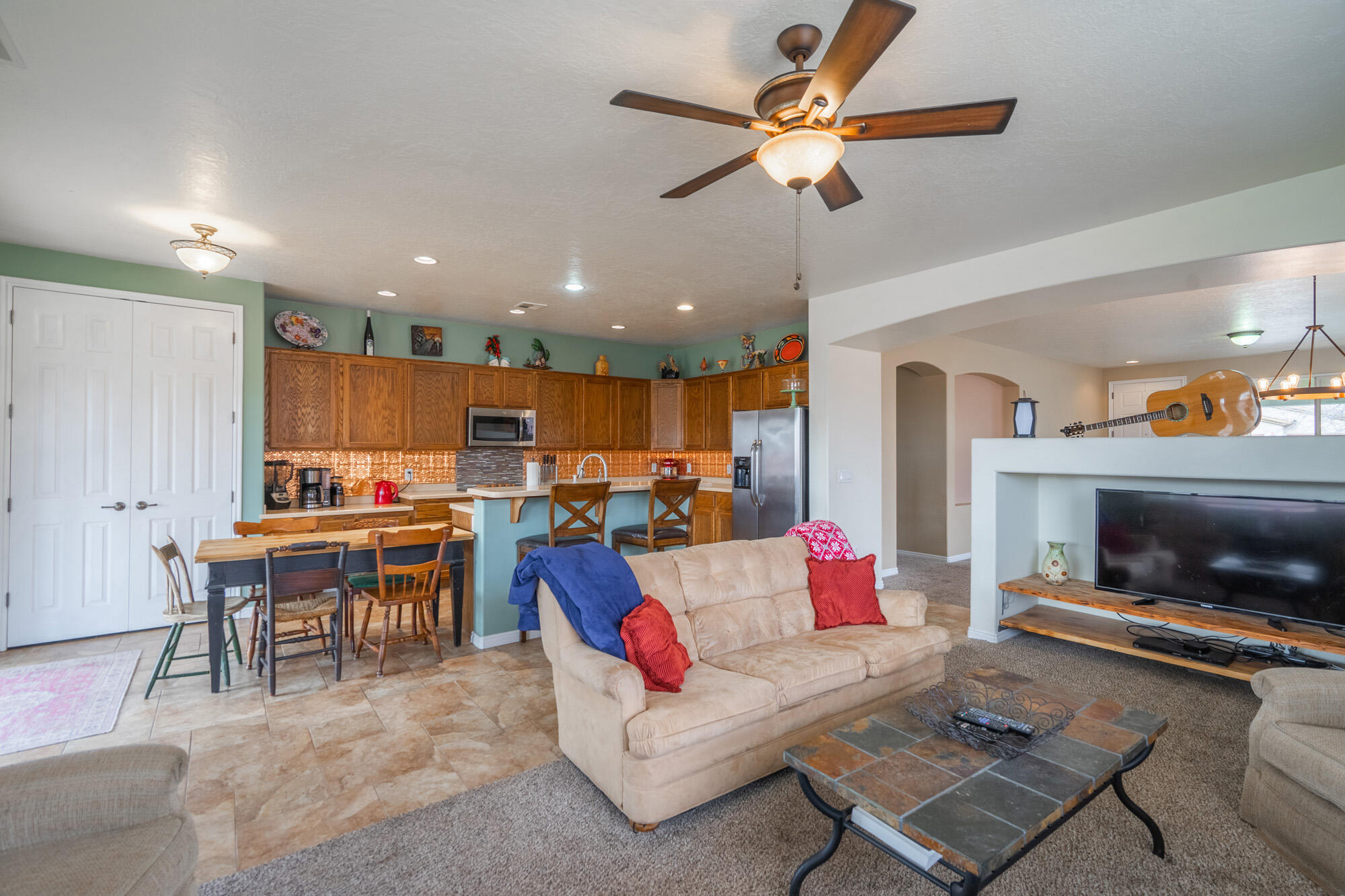 CORAL CANYON - Residential