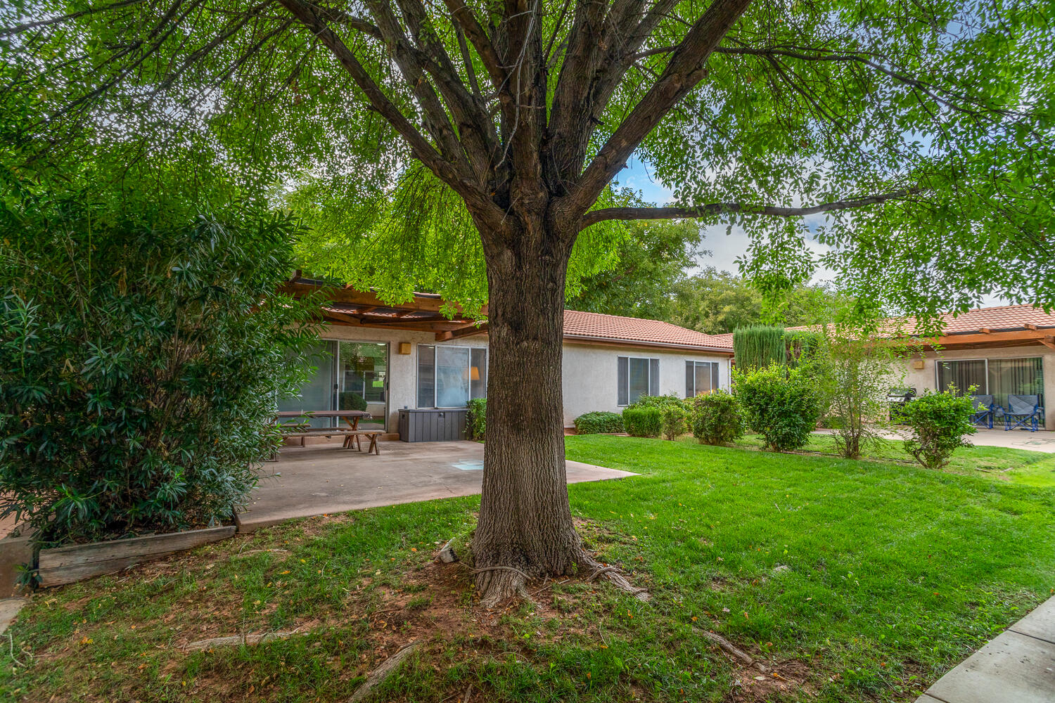 SUNFLOWER DEVELOPMENT - Residential