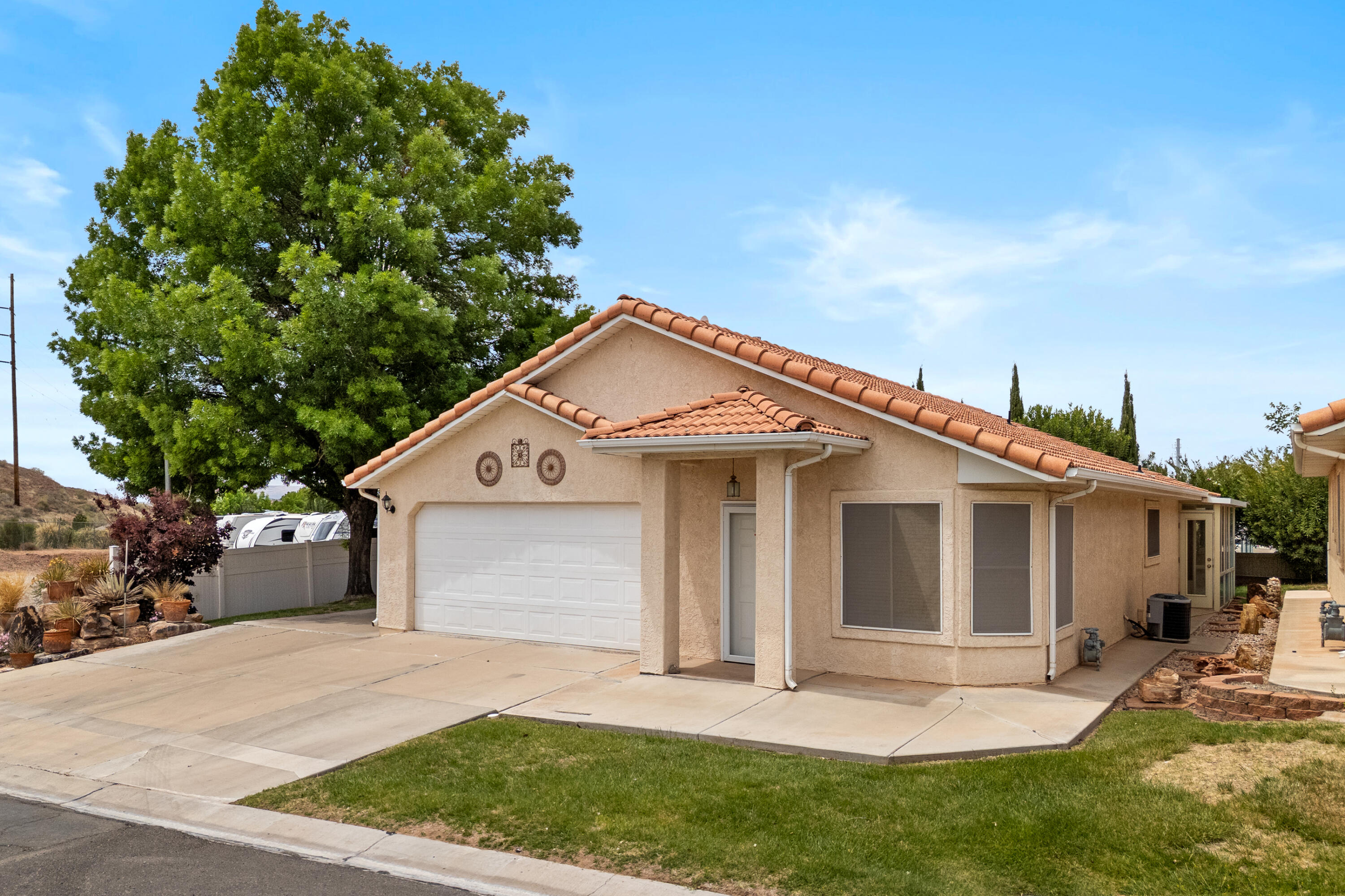 HORIZONS WEST - Residential