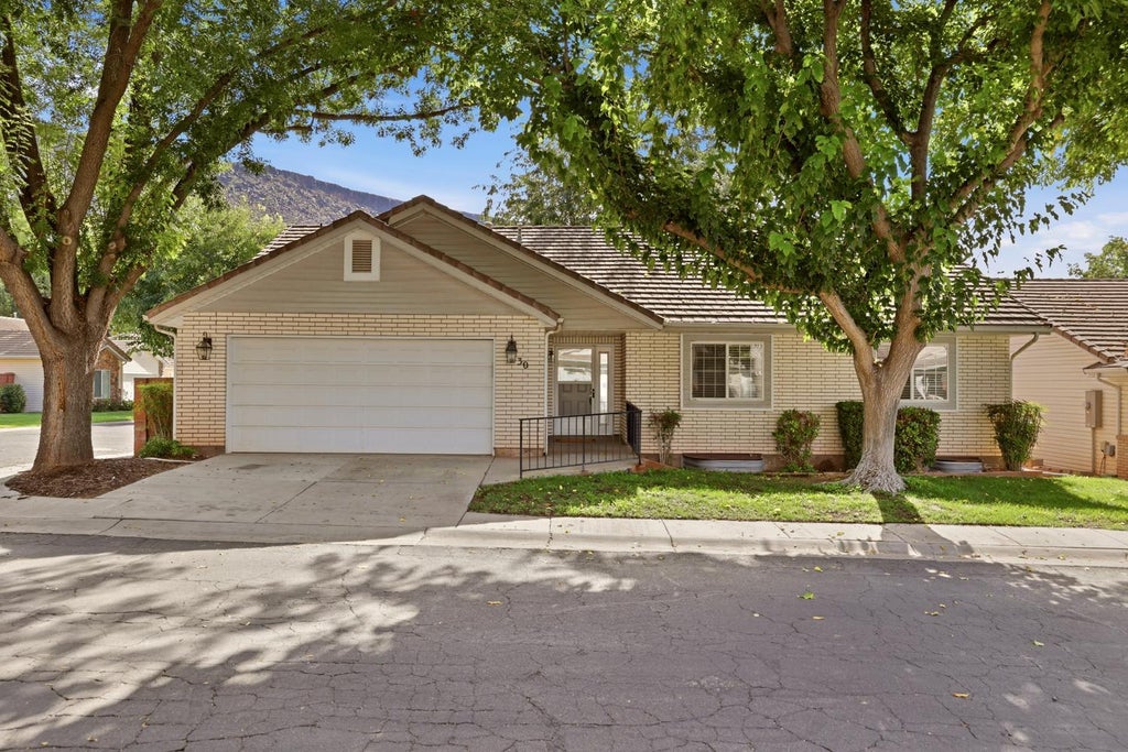 Photo of 351 S Valley View DR 30 #30, Saint George, UT 84770 (MLS # 26-277065)