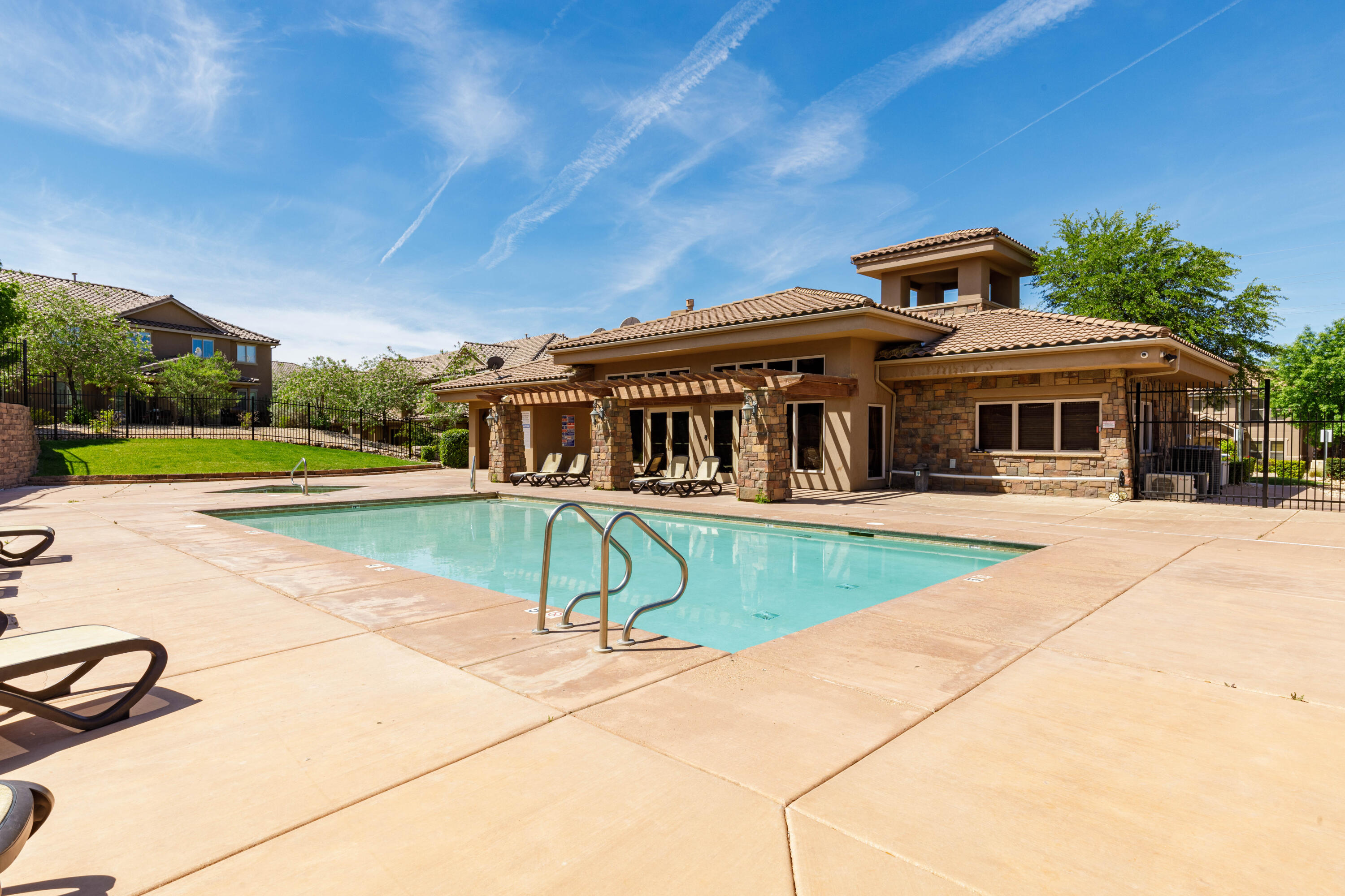 COTTAGES AT FOSSIL HILLS - Residential