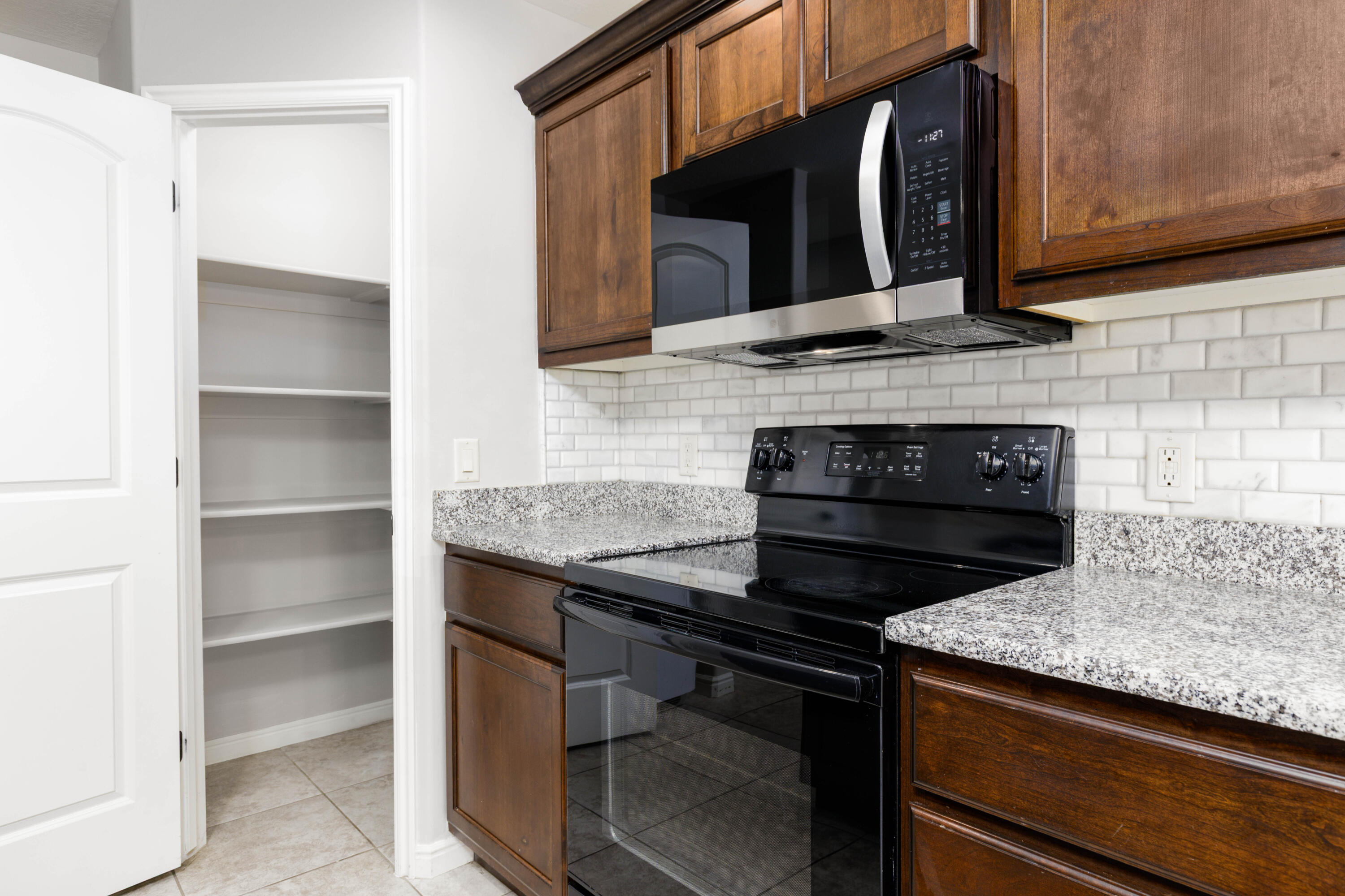 COTTAGES AT FOSSIL HILLS - Residential