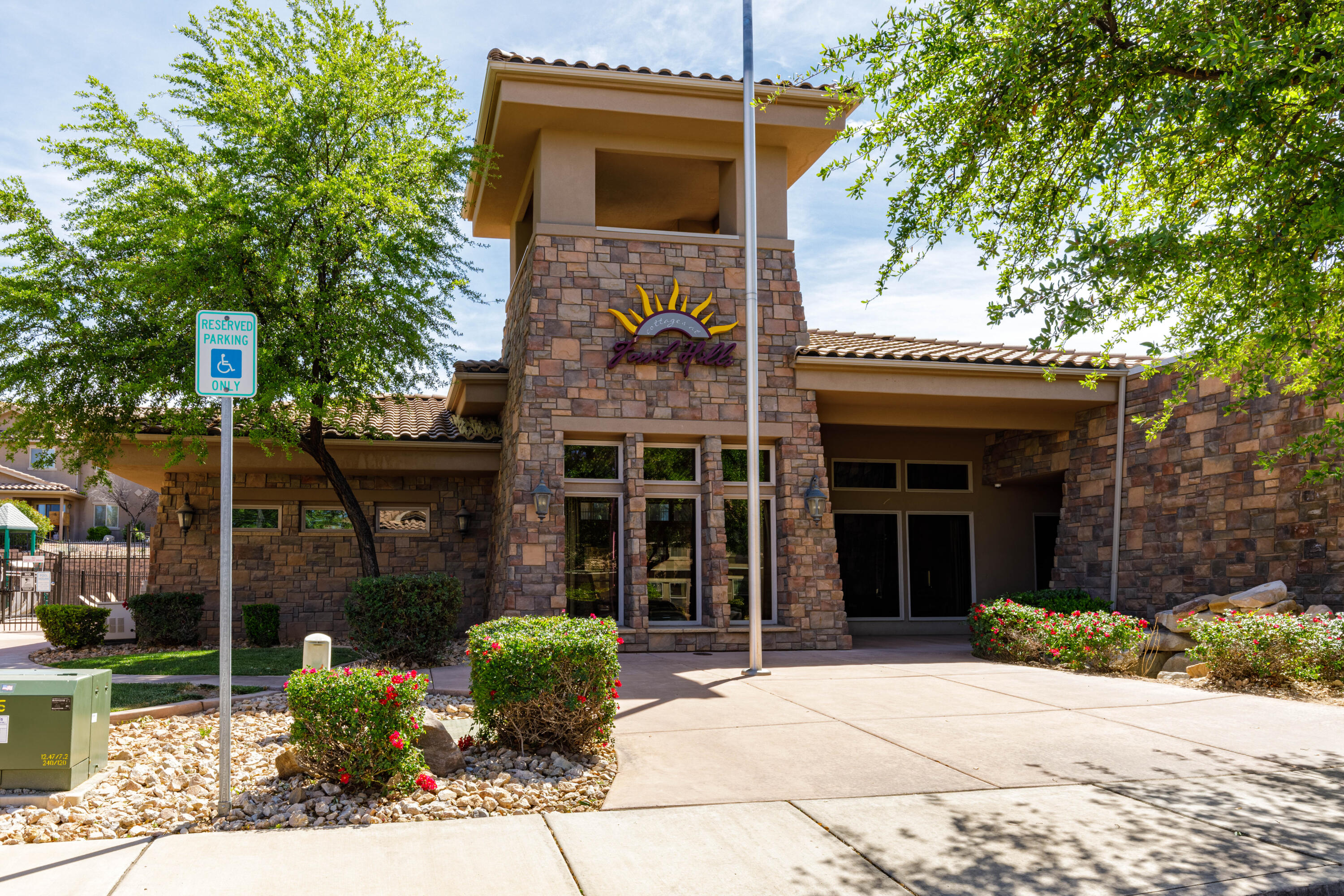 COTTAGES AT FOSSIL HILLS - Residential