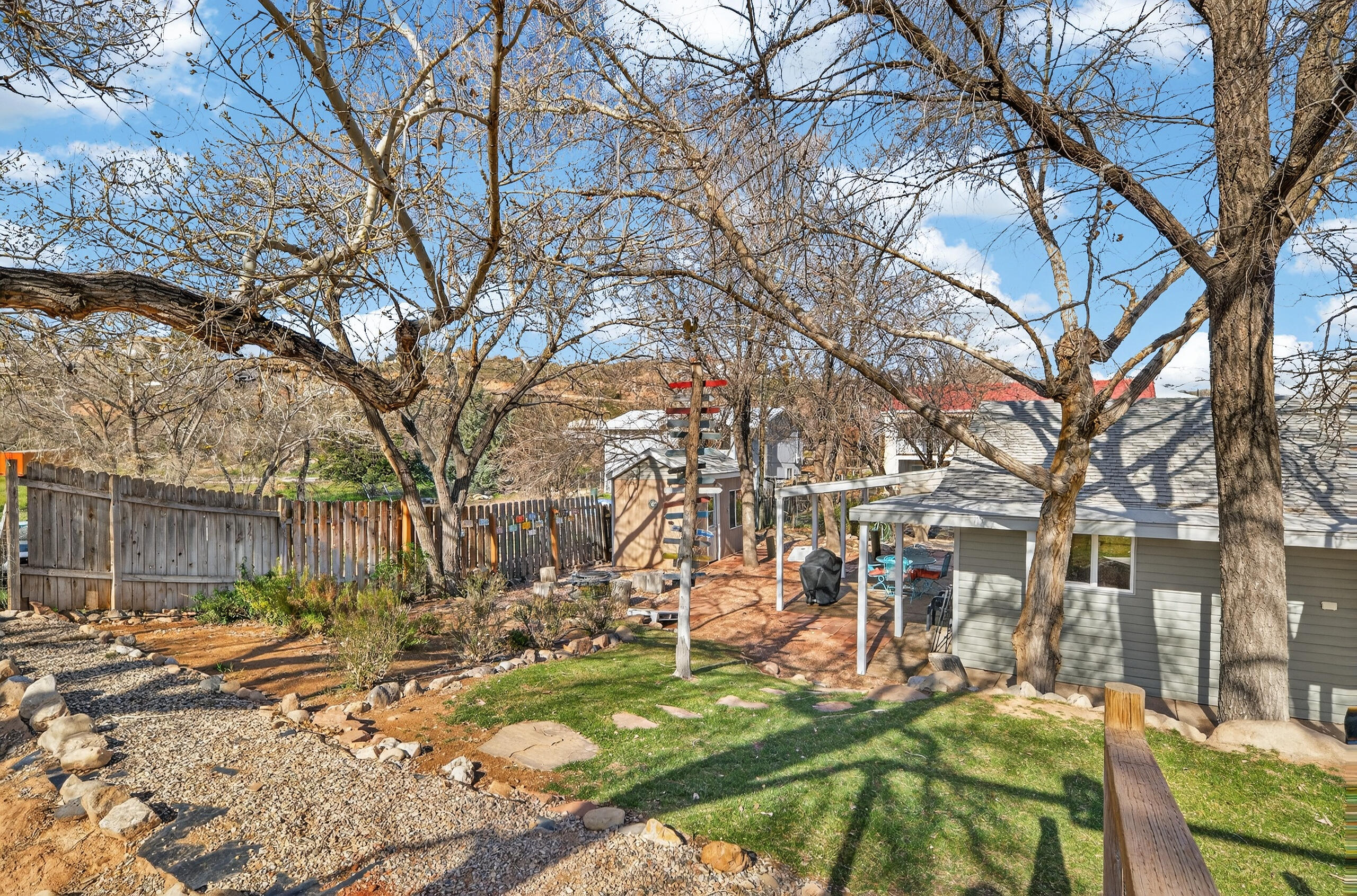 LAVERKIN TOWNSITE AND FIELD - Residential