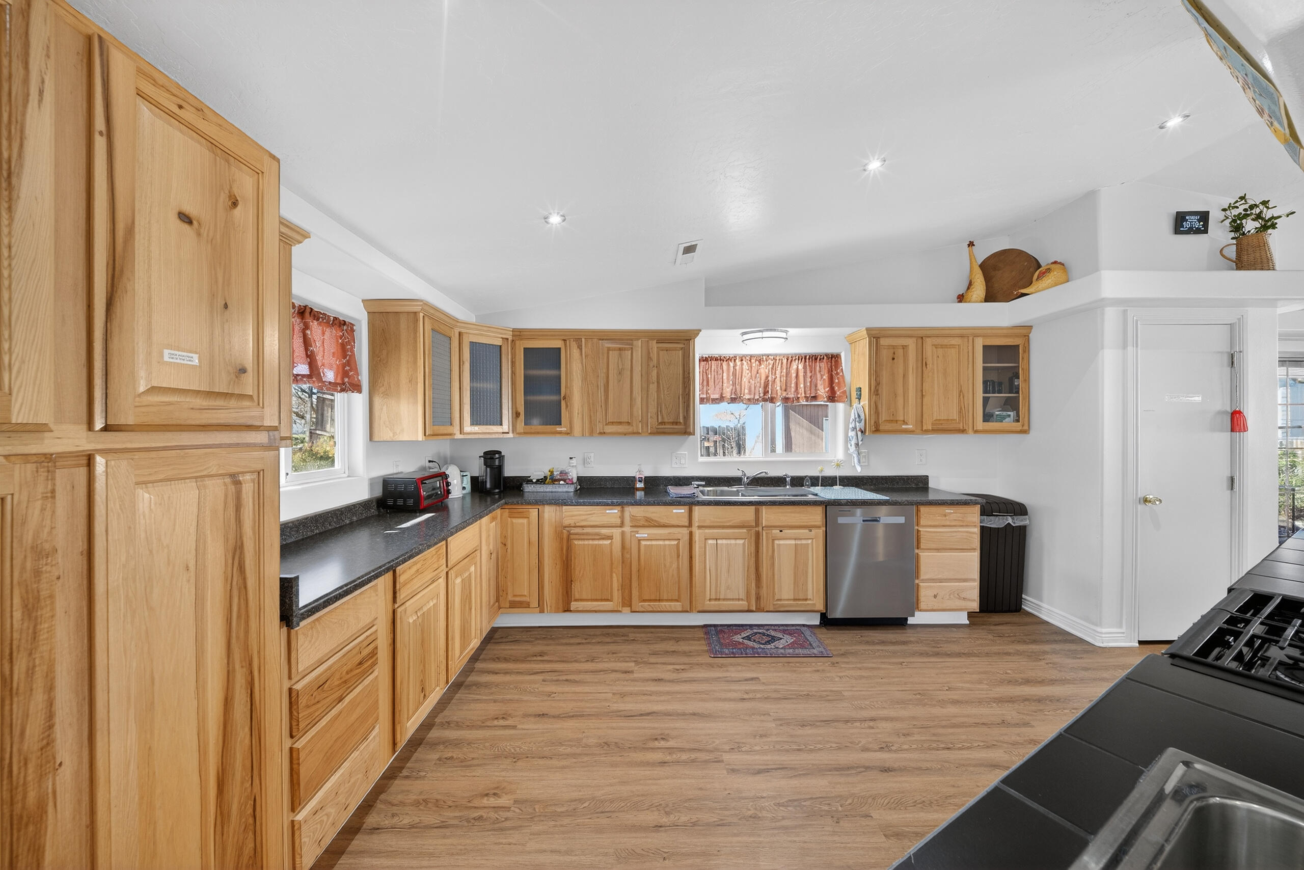 LAVERKIN TOWNSITE AND FIELD - Residential