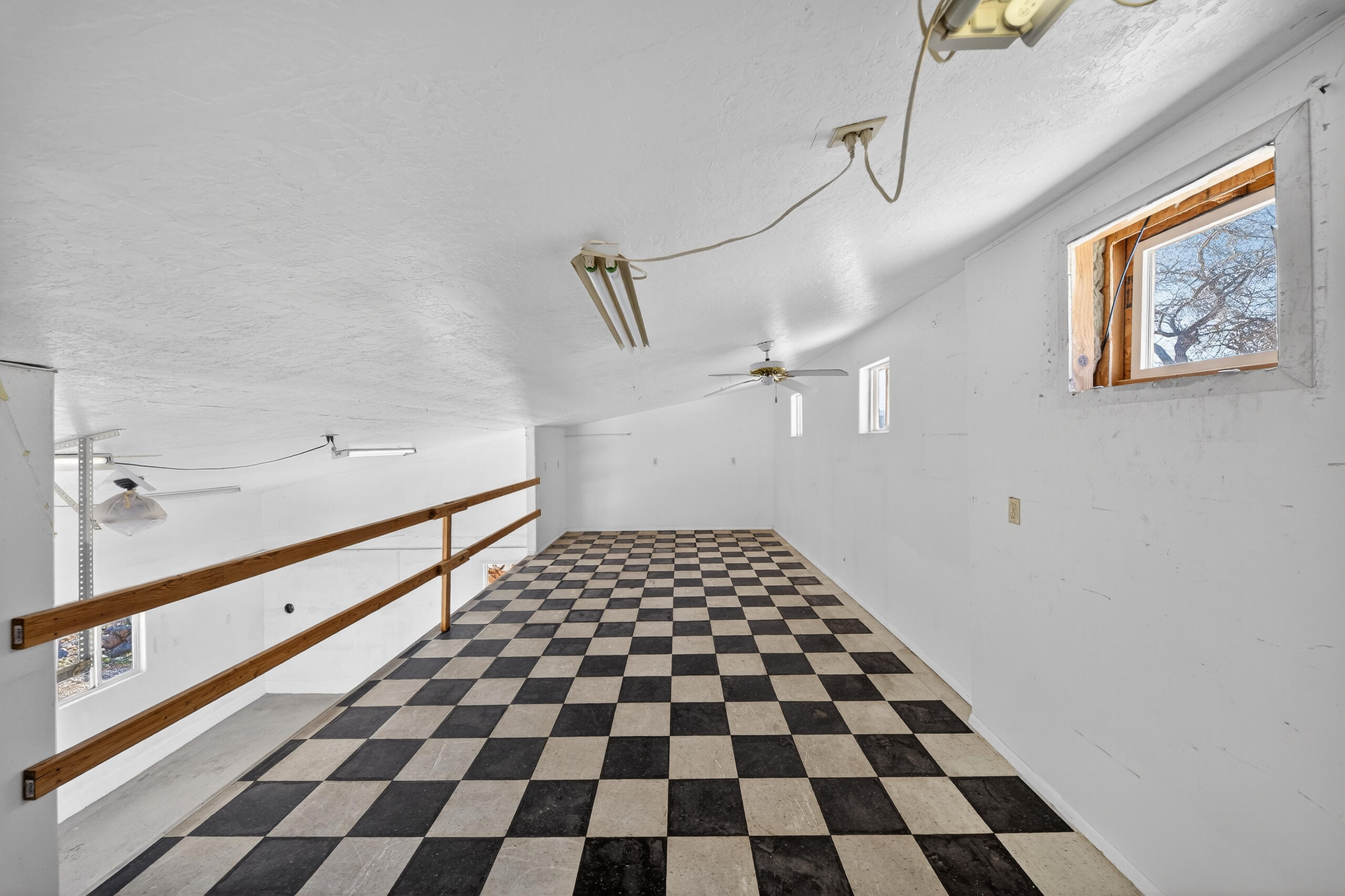 LAVERKIN TOWNSITE AND FIELD - Residential