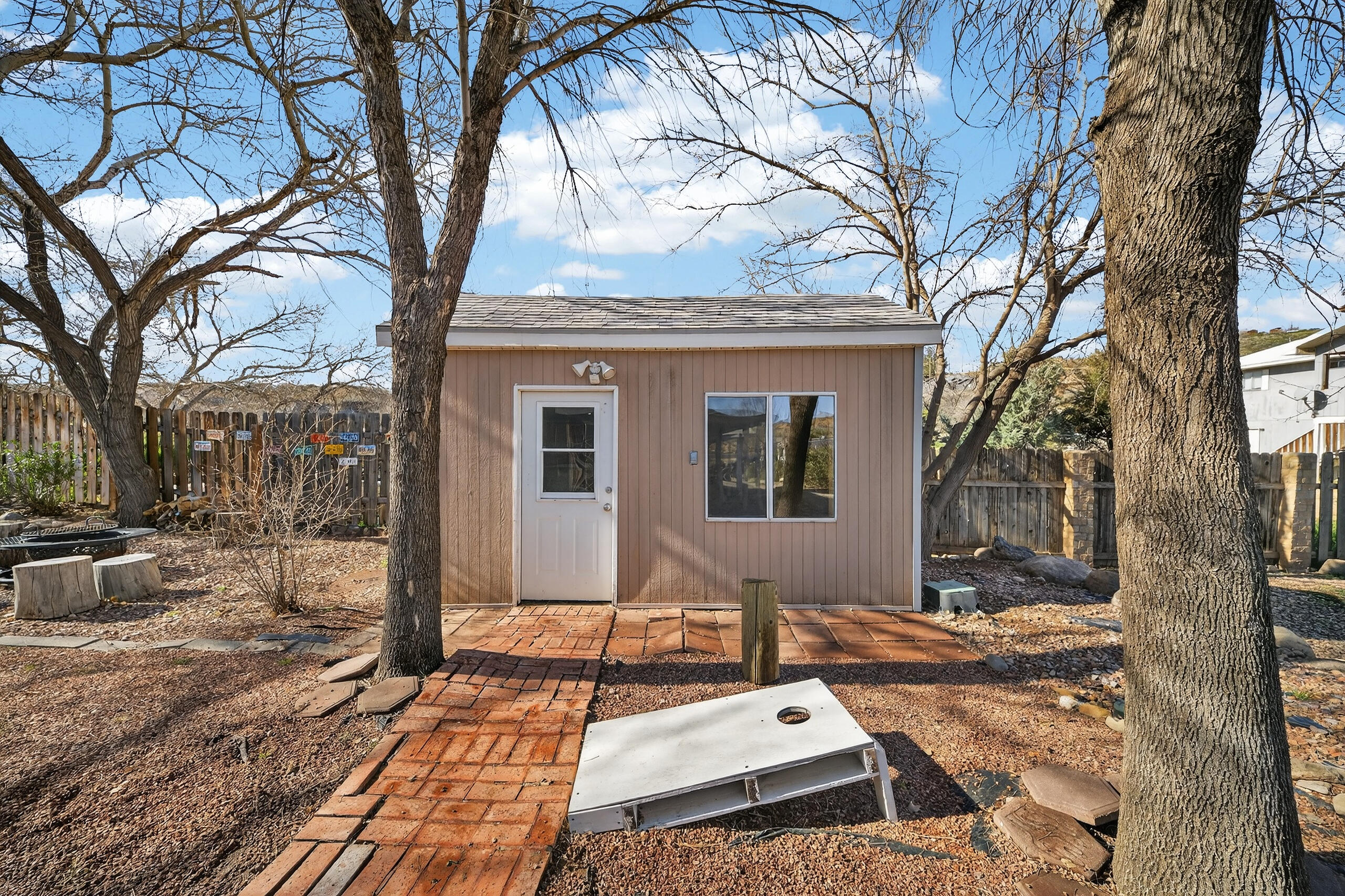 LAVERKIN TOWNSITE AND FIELD - Residential