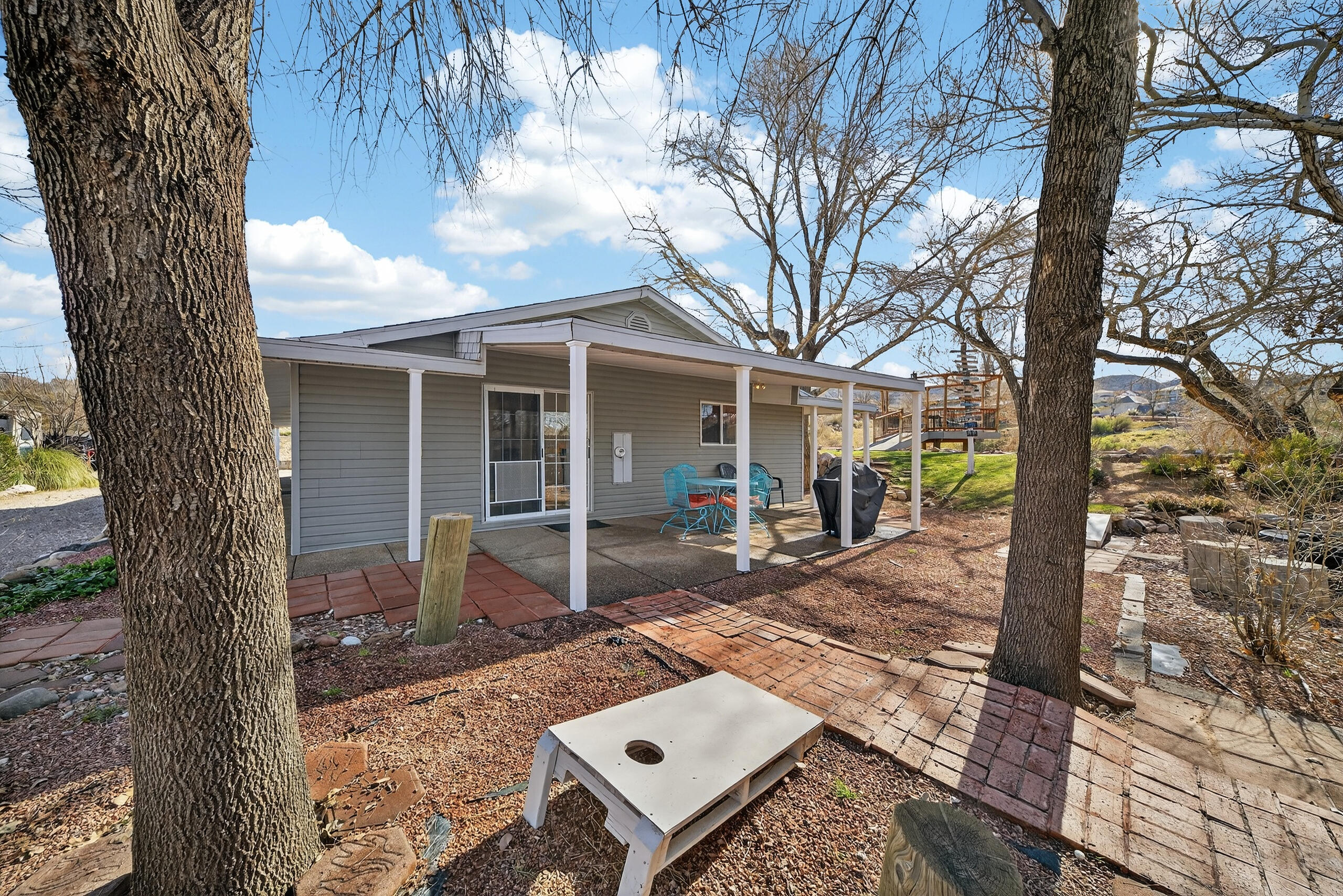 LAVERKIN TOWNSITE AND FIELD - Residential