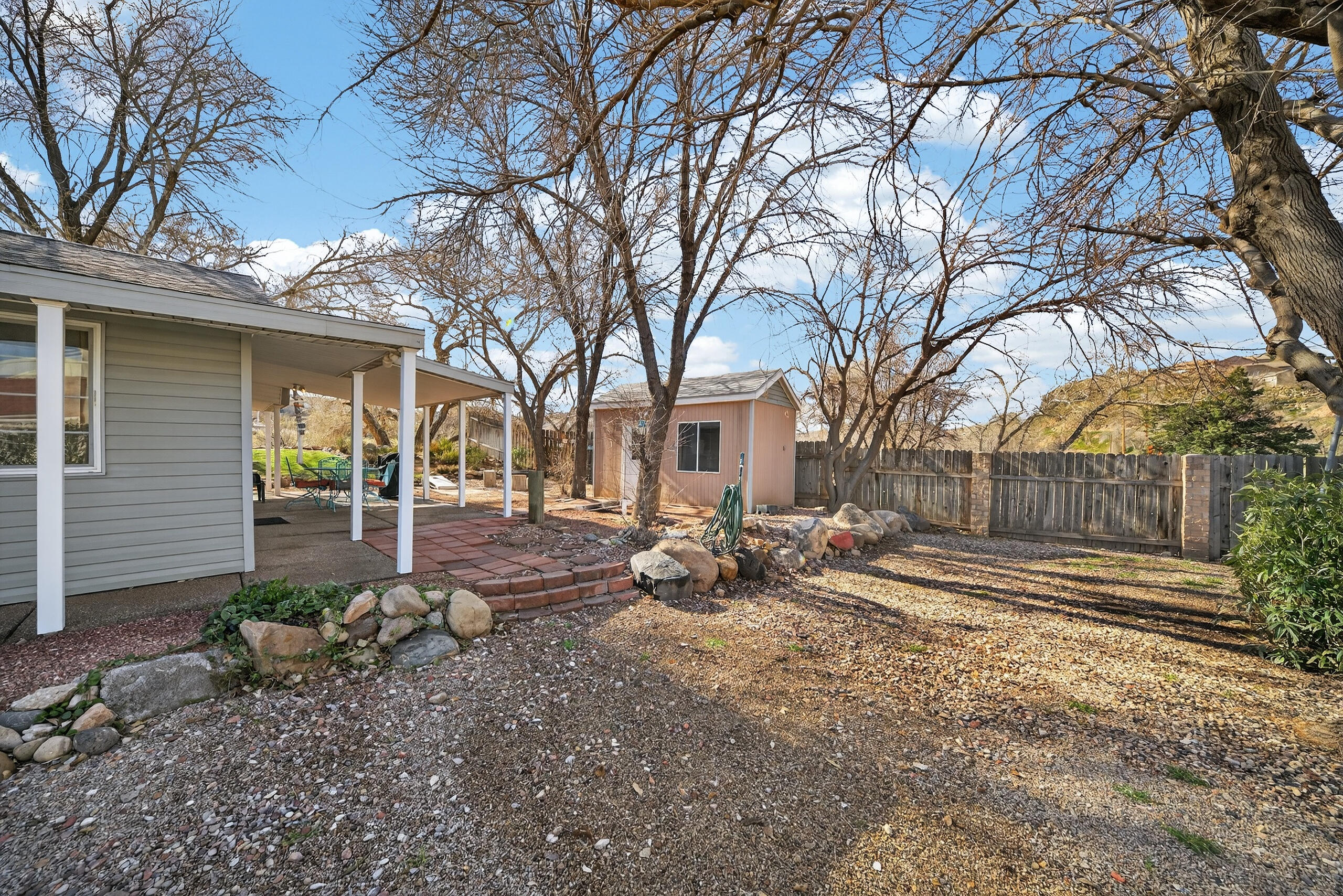 LAVERKIN TOWNSITE AND FIELD - Residential