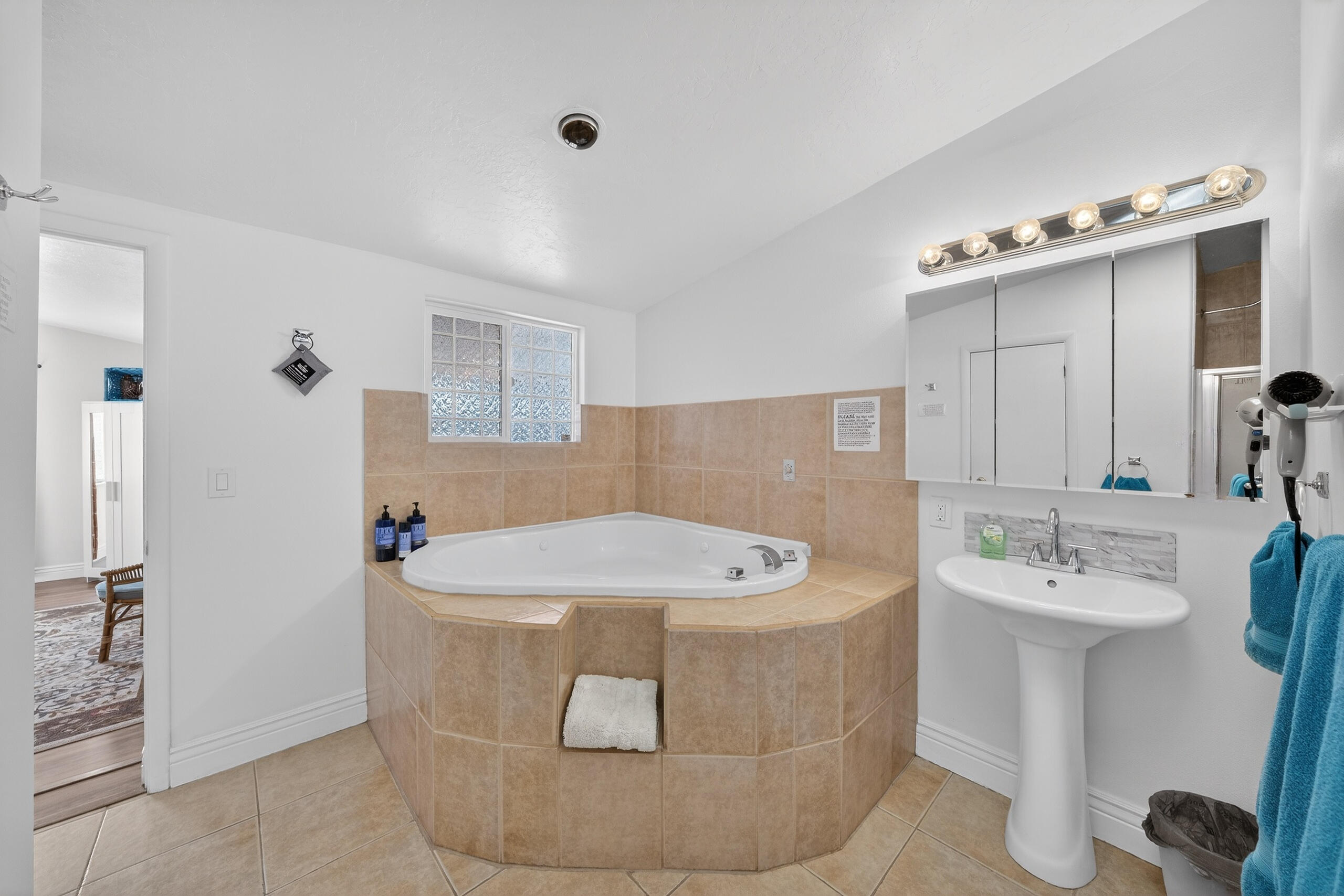 LAVERKIN TOWNSITE AND FIELD - Residential