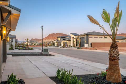 Tiny photo for 4972 S LAKEFRONT Place, Washington, UT 84780 (MLS # 26-273353)