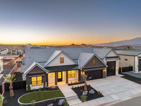 Tiny photo for 4972 S LAKEFRONT Place, Washington, UT 84780 (MLS # 26-273353)