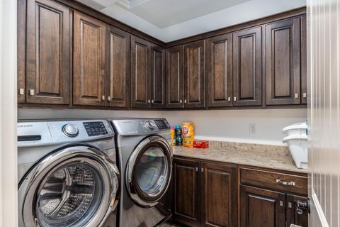 Tiny photo for 994 S 1740 E, Saint George, UT 84790 (MLS # 25-259796)