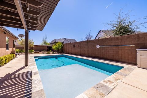 Tiny photo for 994 S 1740 E, Saint George, UT 84790 (MLS # 25-259796)