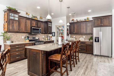 Tiny photo for 994 S 1740 E, Saint George, UT 84790 (MLS # 25-259796)