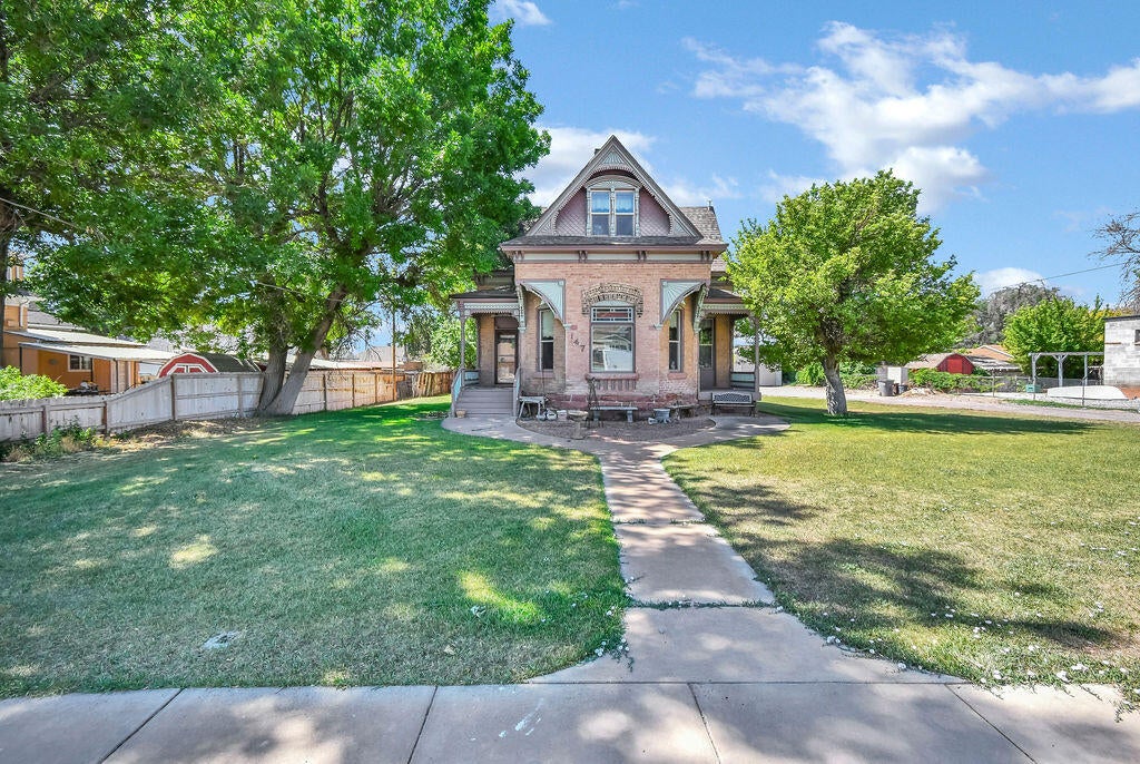 Photo of 147 W 200 N, Richfield, UT 84701 (MLS # 26-273688)