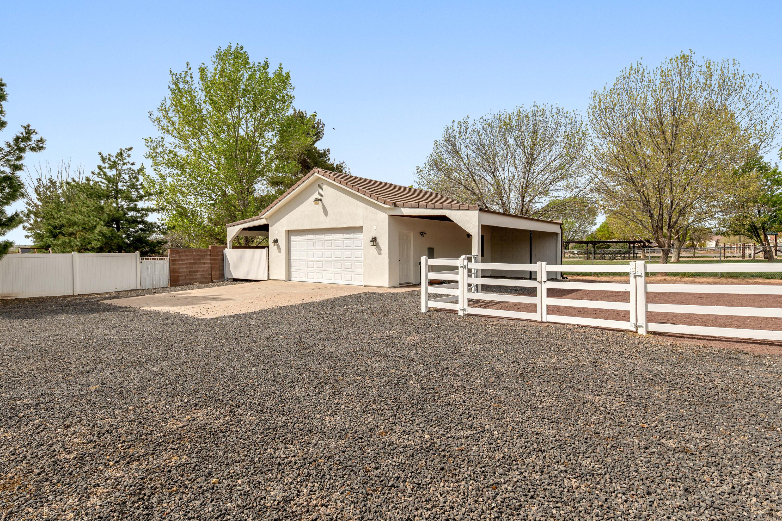 DIAMOND VALLEY ACRES - Residential