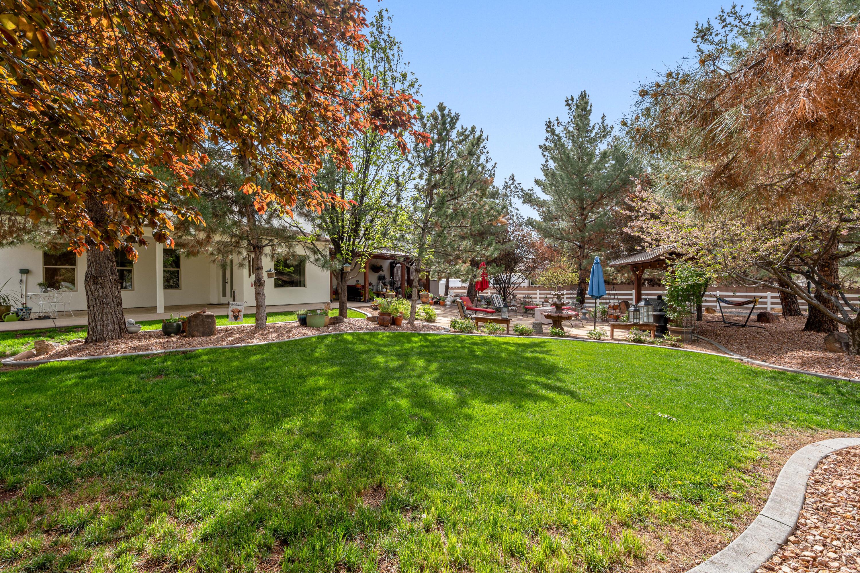 DIAMOND VALLEY ACRES - Residential