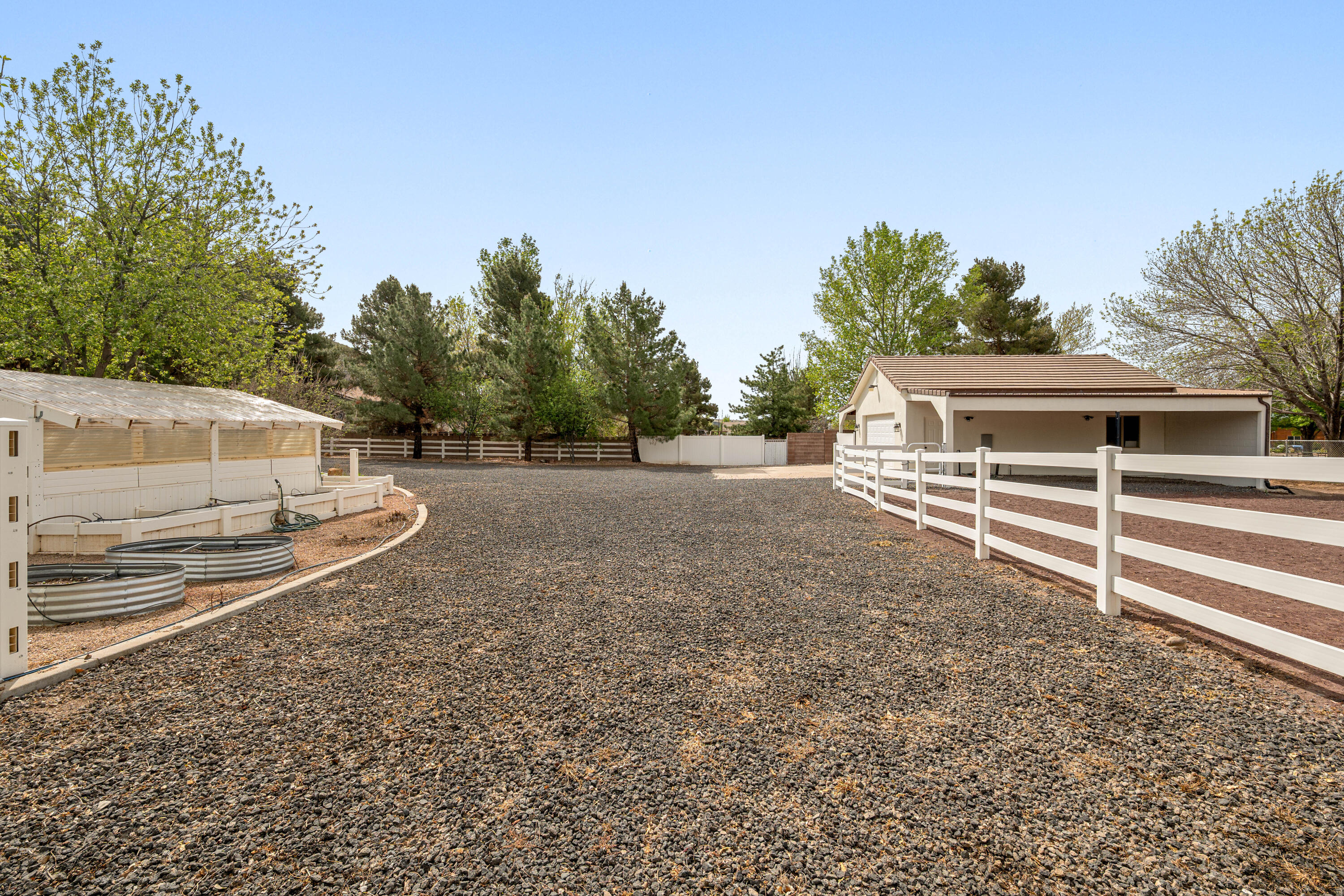 DIAMOND VALLEY ACRES - Residential