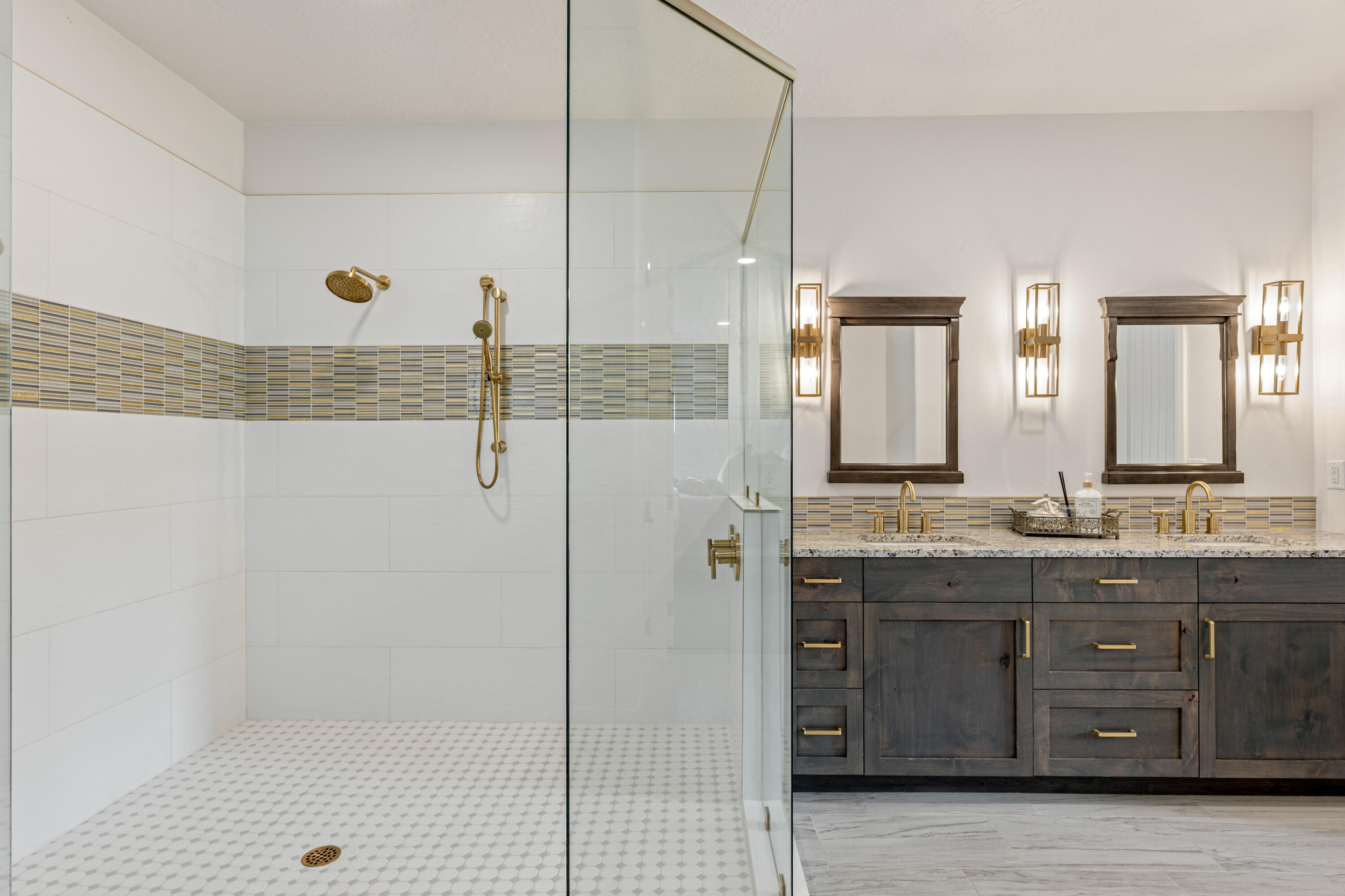 DIAMOND VALLEY ACRES - Residential