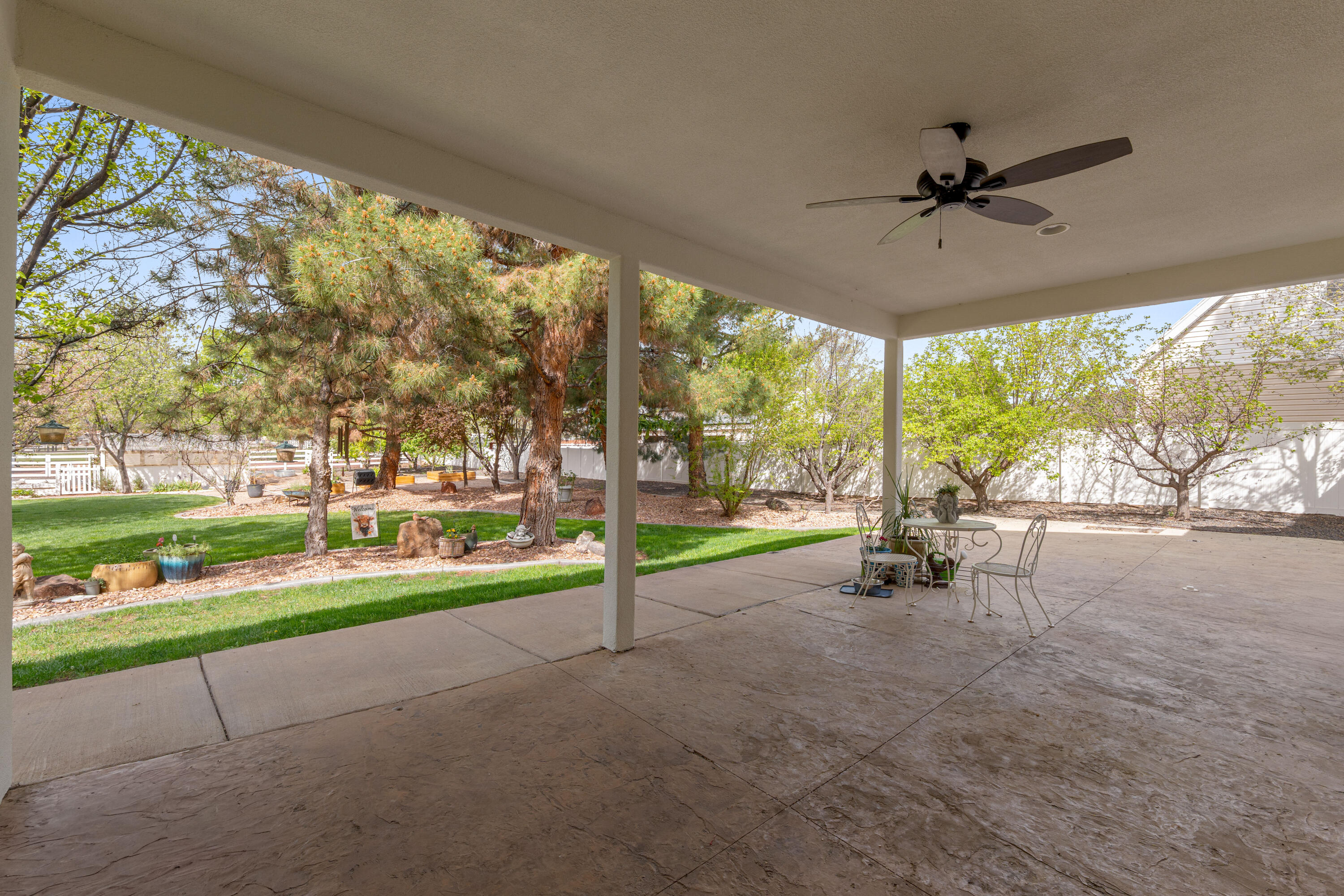 DIAMOND VALLEY ACRES - Residential