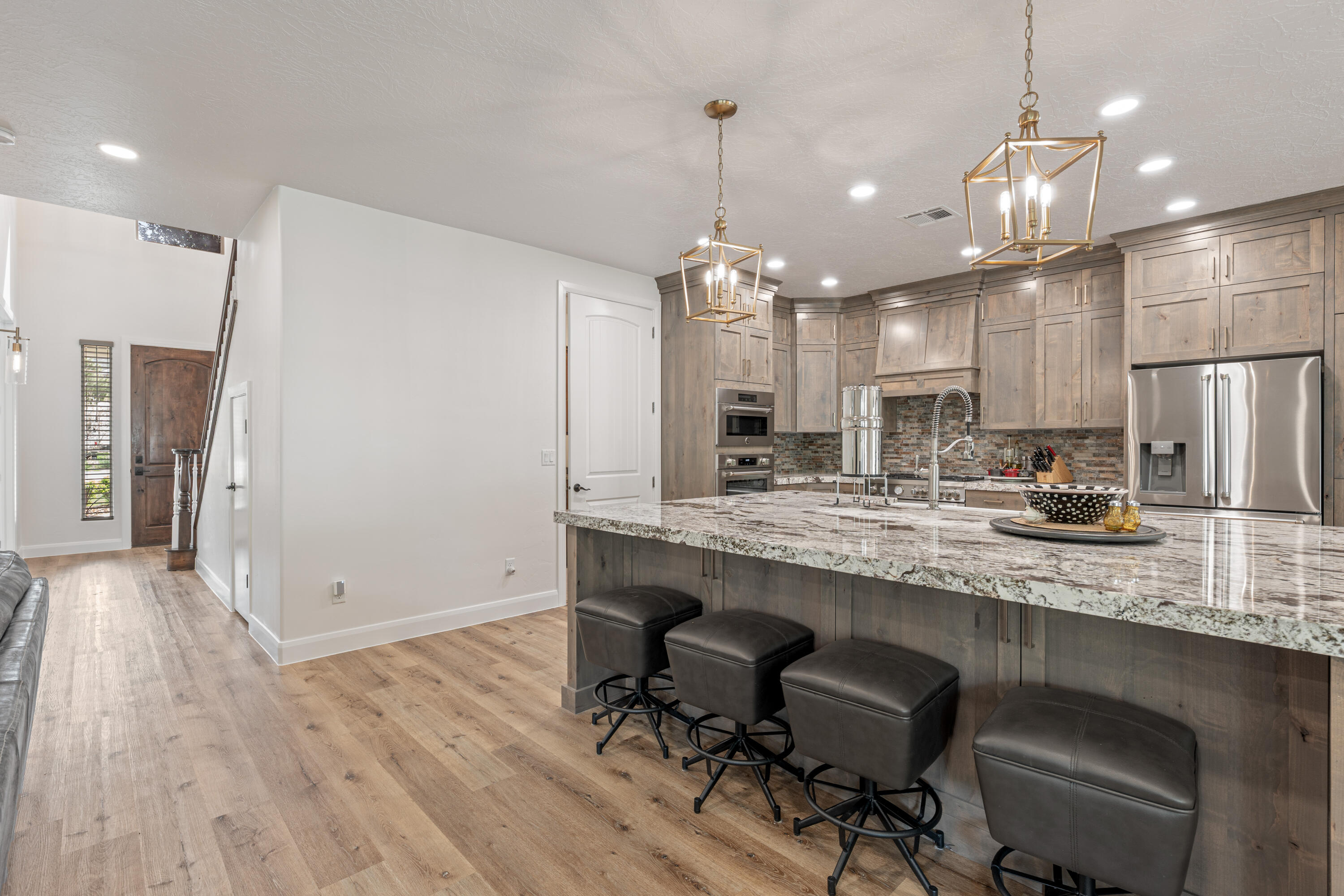 DIAMOND VALLEY ACRES - Residential