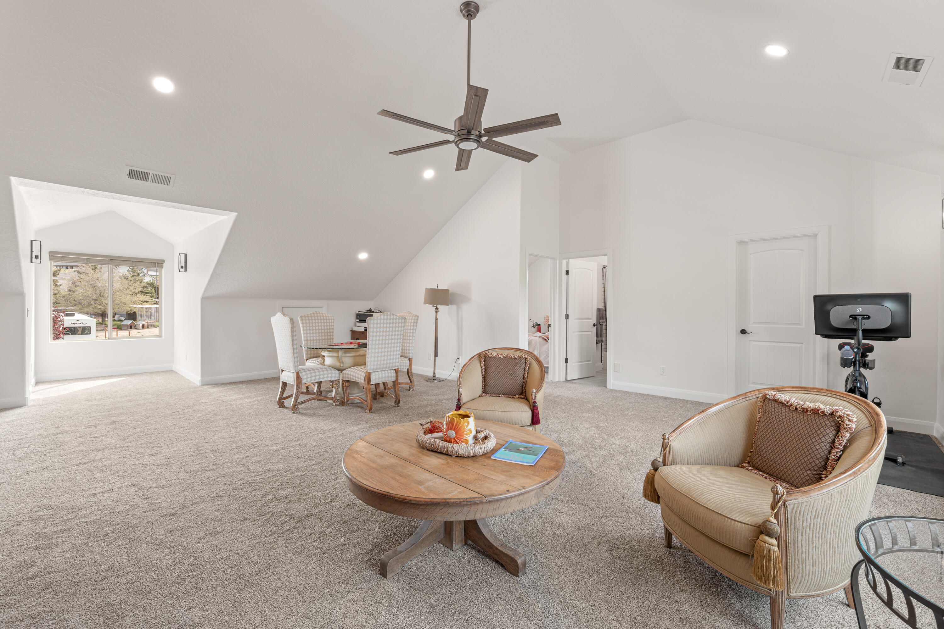 DIAMOND VALLEY ACRES - Residential