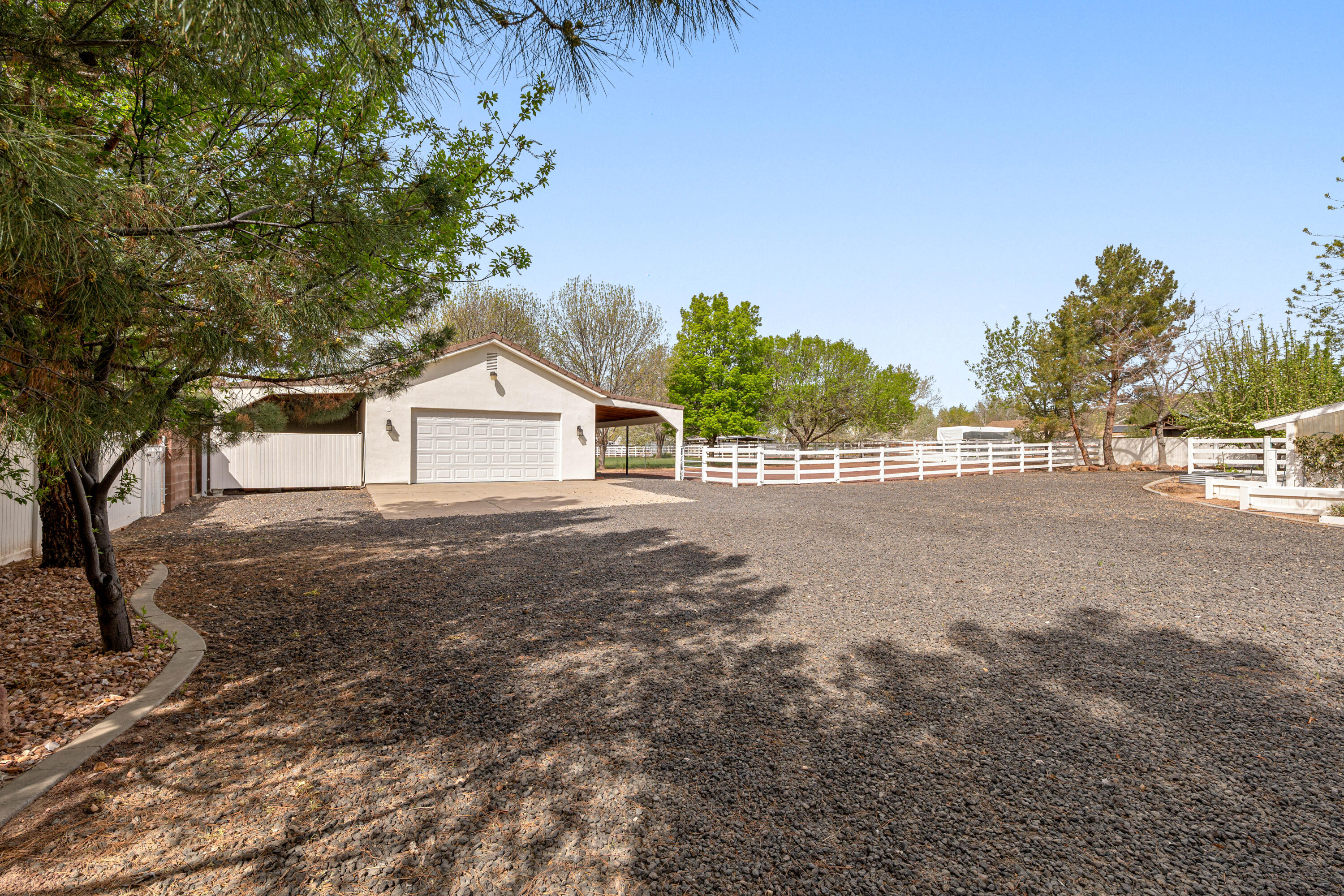 DIAMOND VALLEY ACRES - Residential