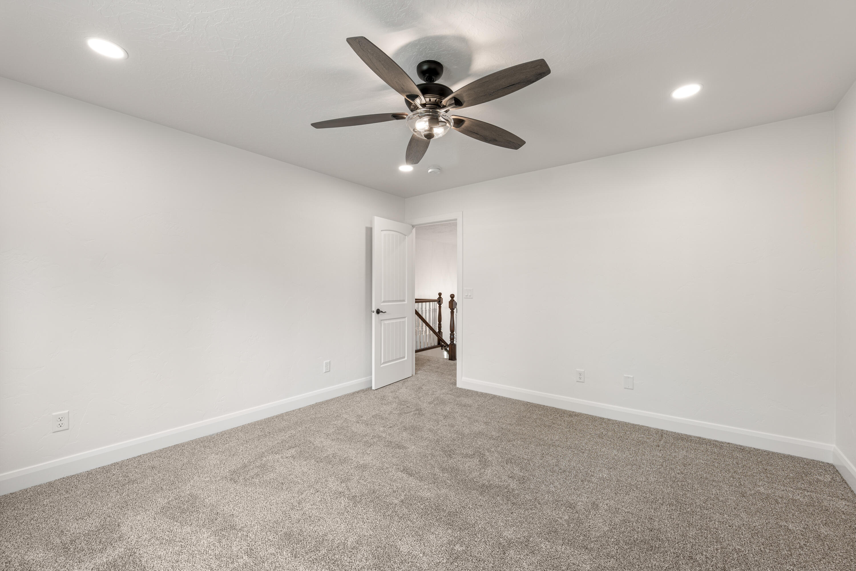 DIAMOND VALLEY ACRES - Residential