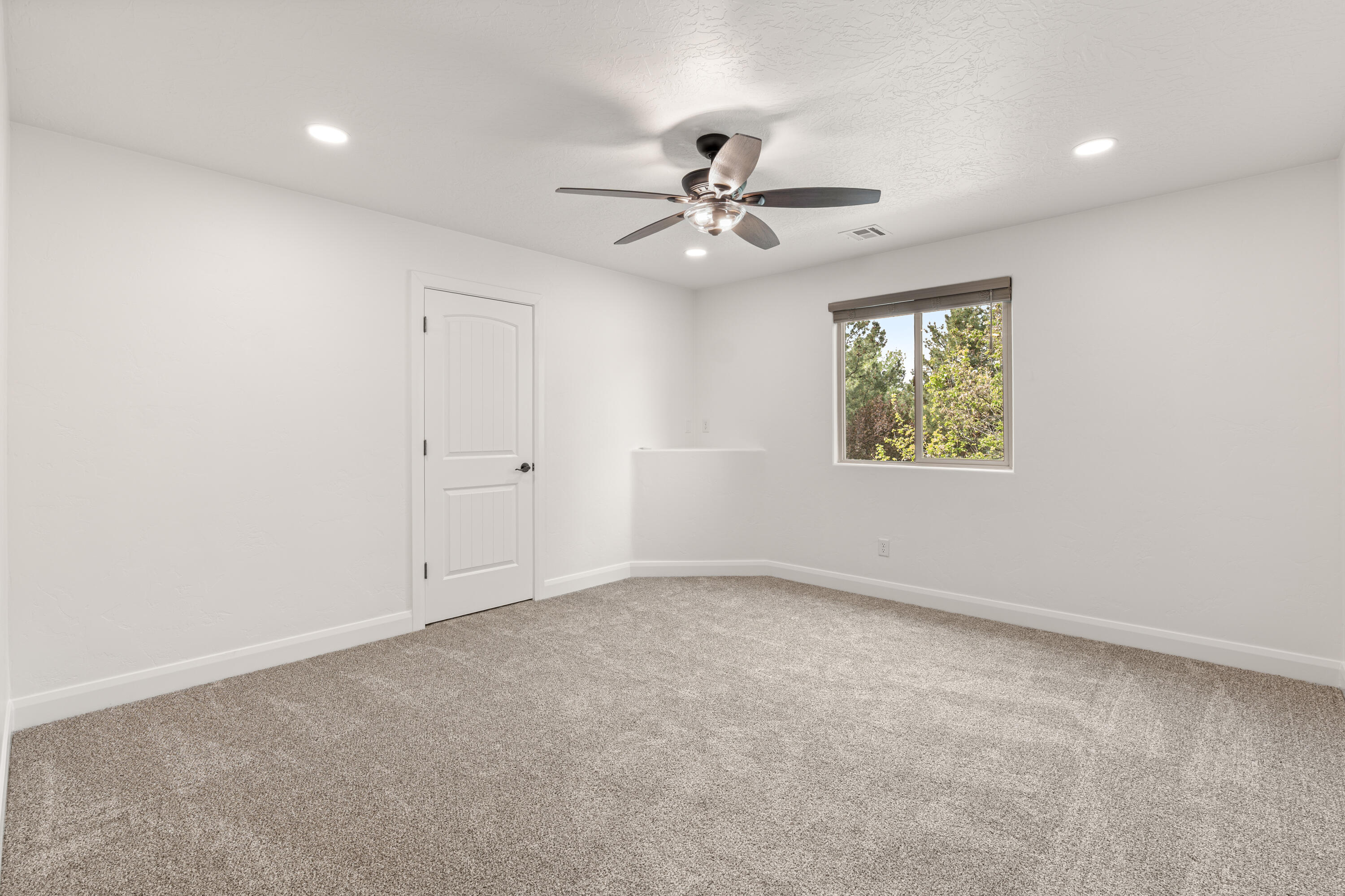 DIAMOND VALLEY ACRES - Residential