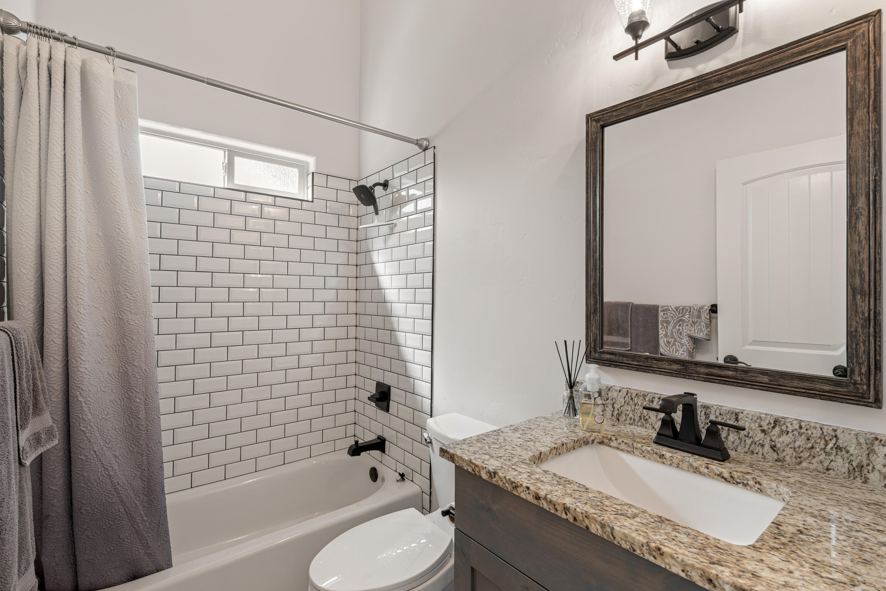 DIAMOND VALLEY ACRES - Residential