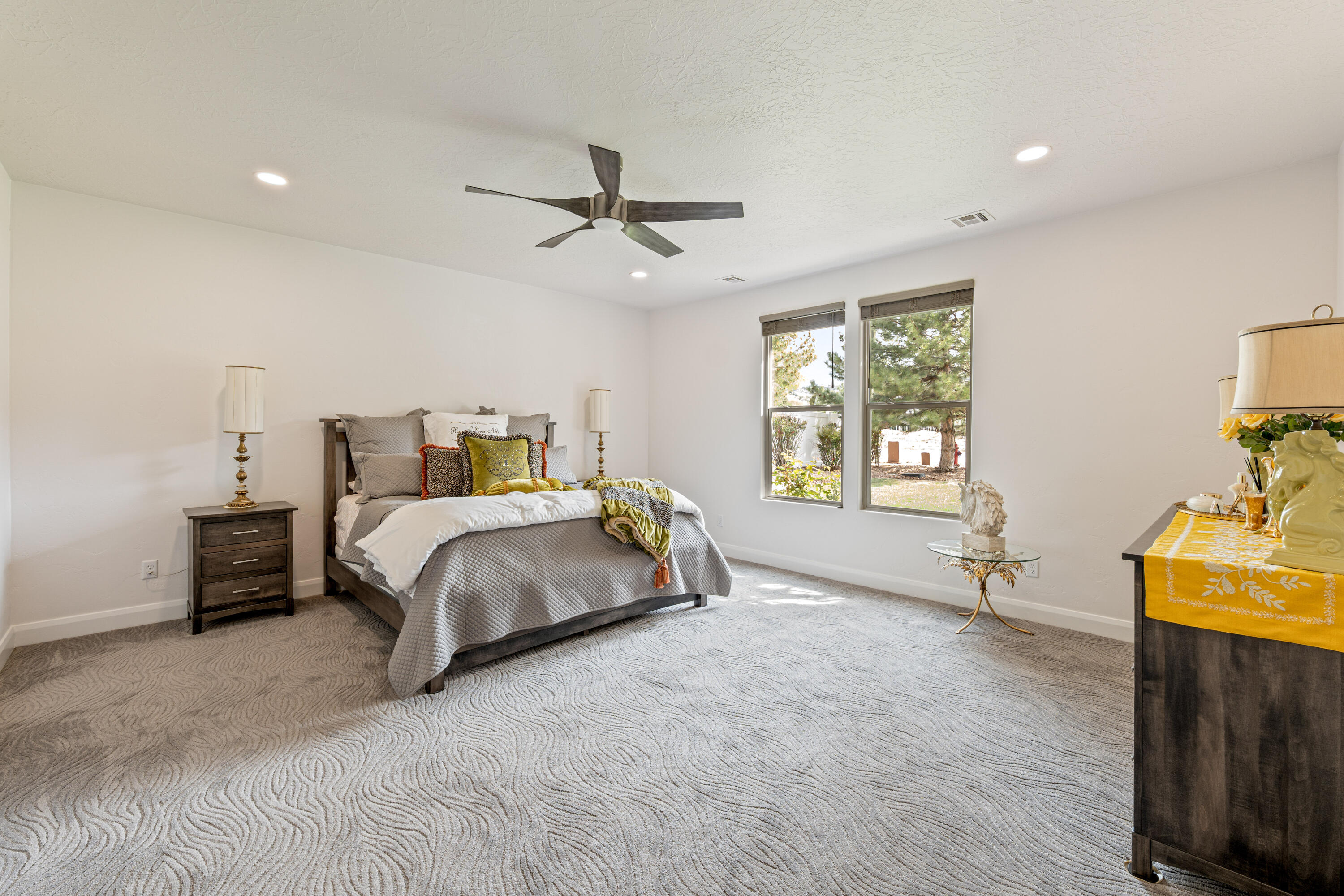 DIAMOND VALLEY ACRES - Residential