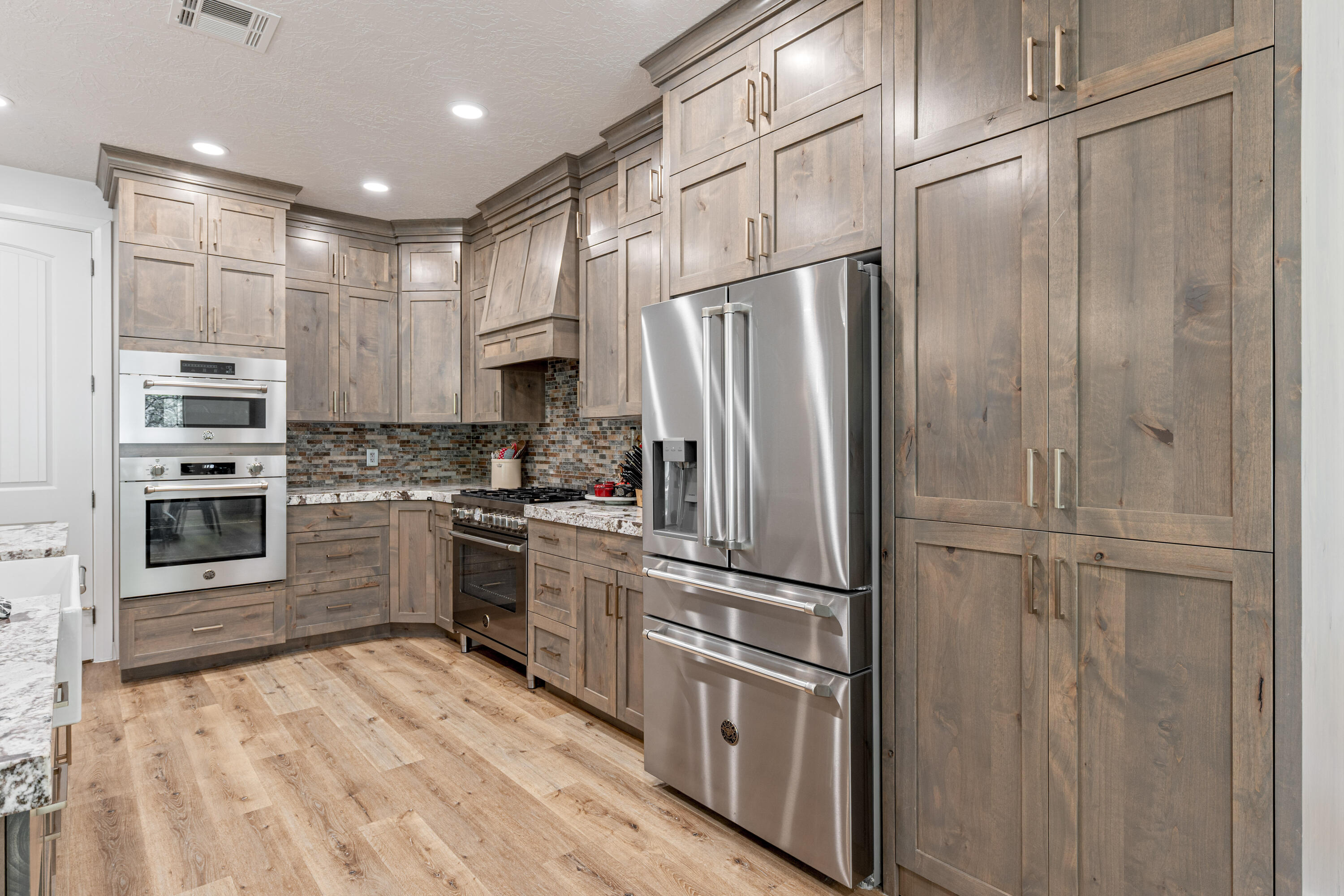 DIAMOND VALLEY ACRES - Residential