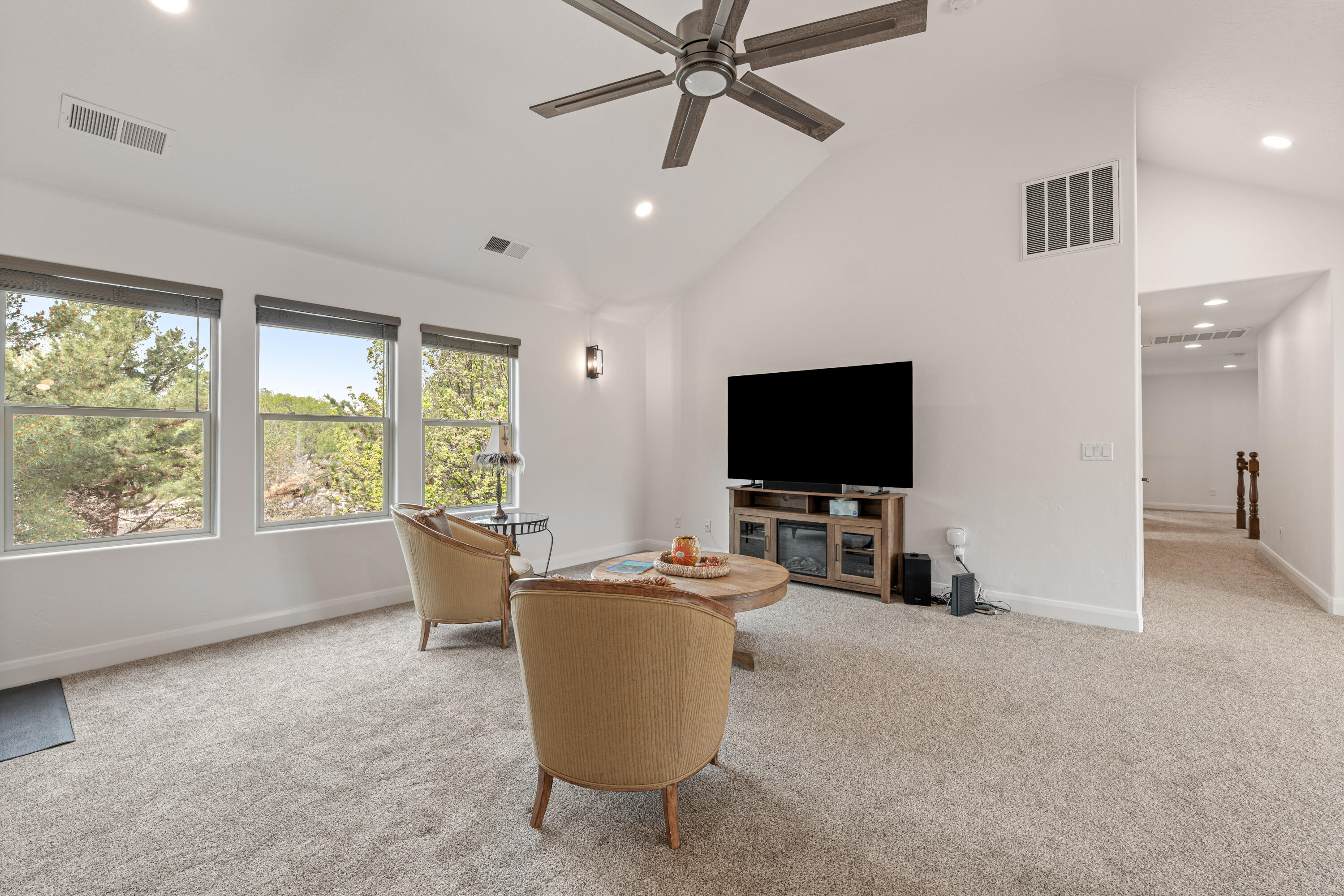 DIAMOND VALLEY ACRES - Residential