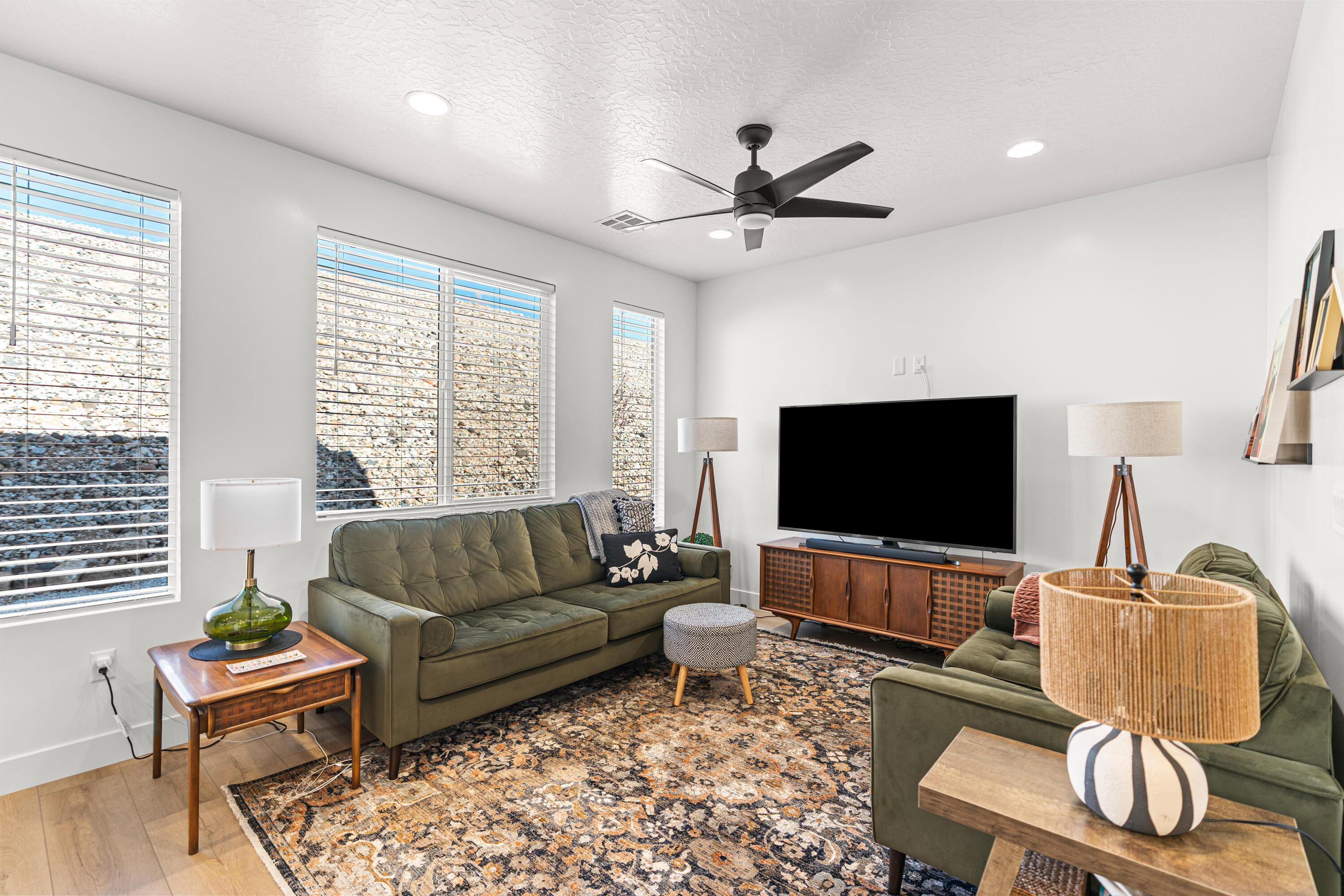 DESERT VISTA TOWNHOMES AT DESERT CANYONS - Residential